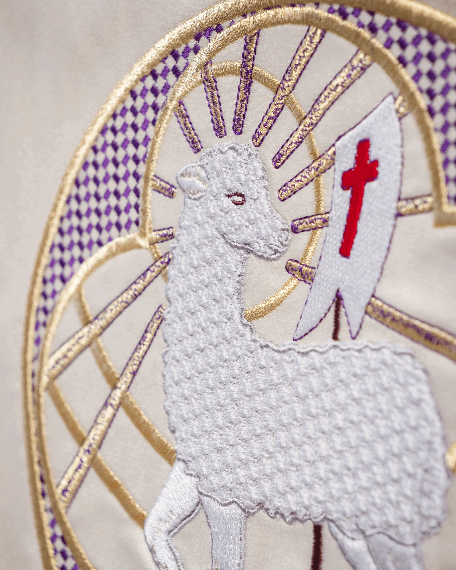 Canopy embroidered with colorful flower motifs - Image 5