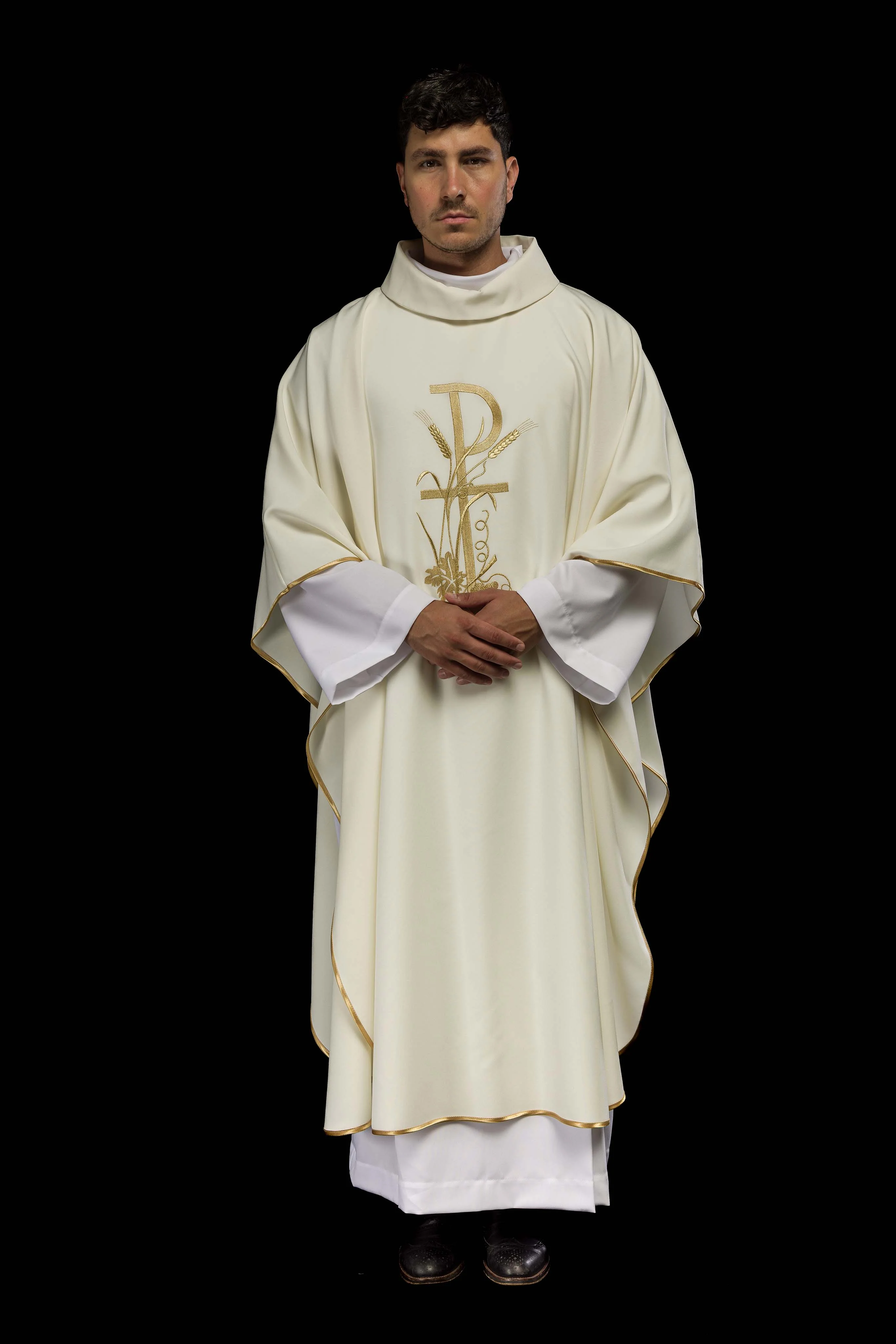 Chasuble embroidered in ecru - Image 7