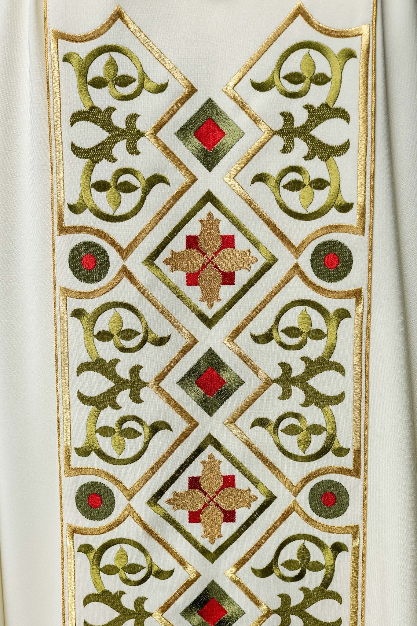 Chasuble embroidered with Lamb pattern in ecru - Image 5