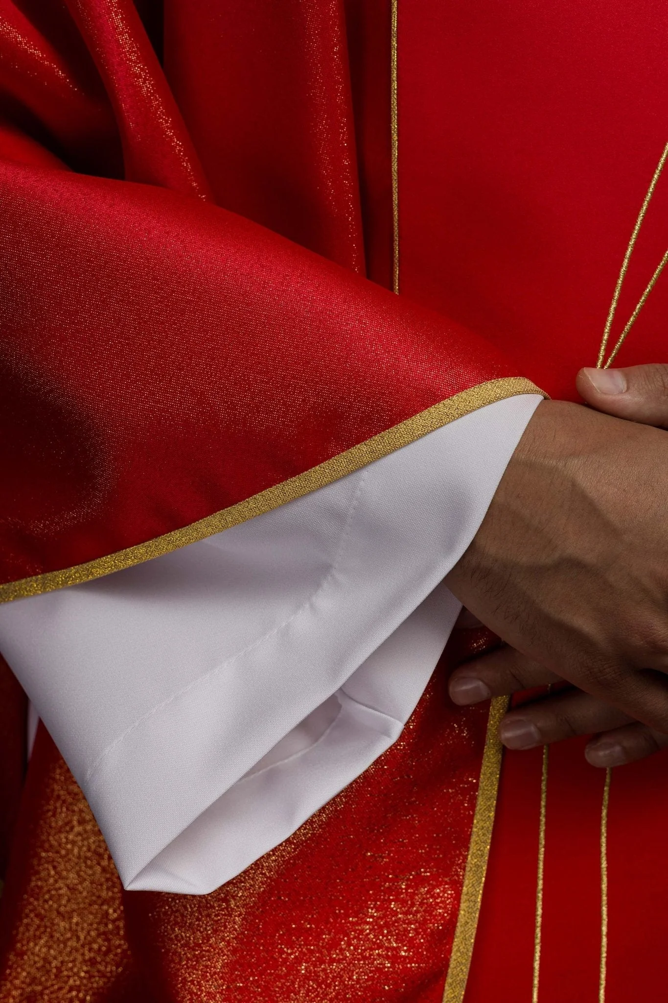 Chasuble made of shiny red fabric with a Holy Spirit Dove - Image 5