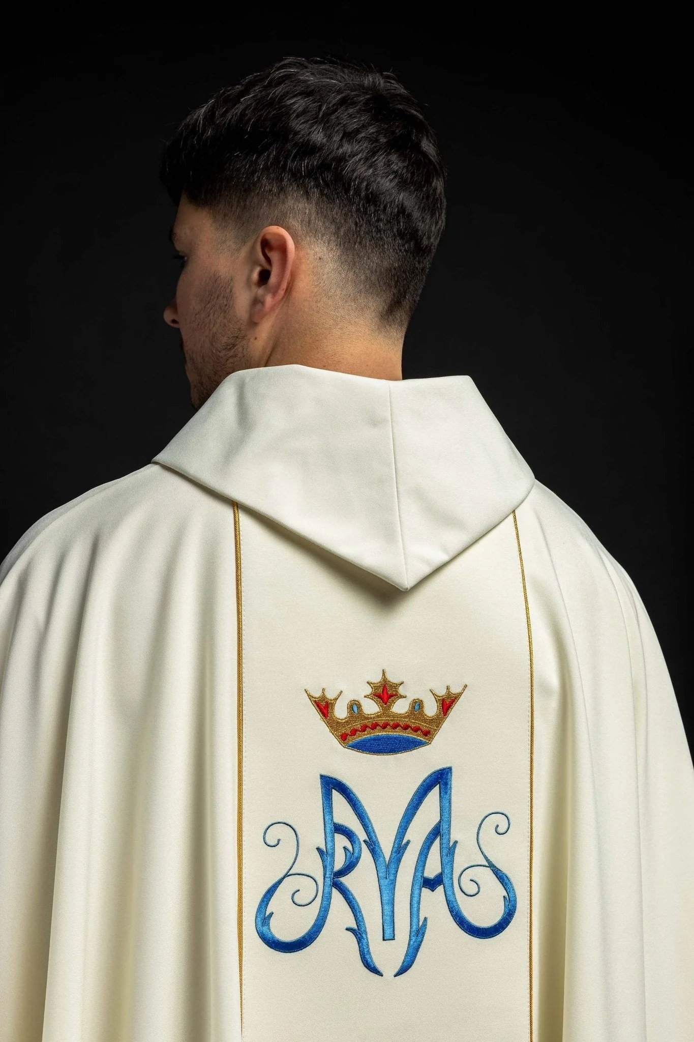 Chasuble with the image of Our Lady of Częstochowa in ecru - Image 7