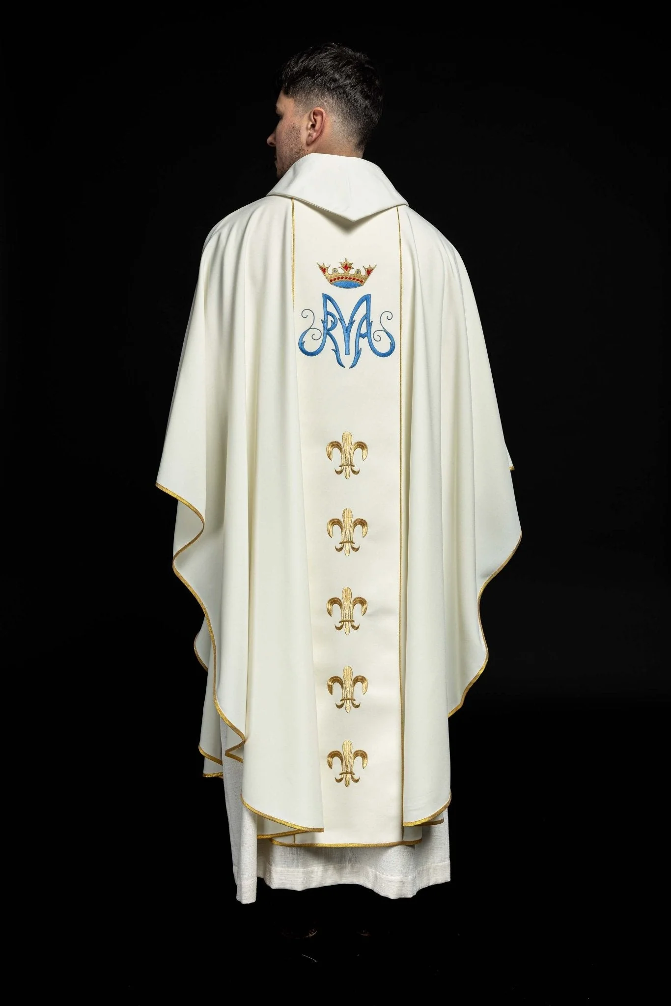 Chasuble with the image of Our Lady of Częstochowa in ecru - Image 9