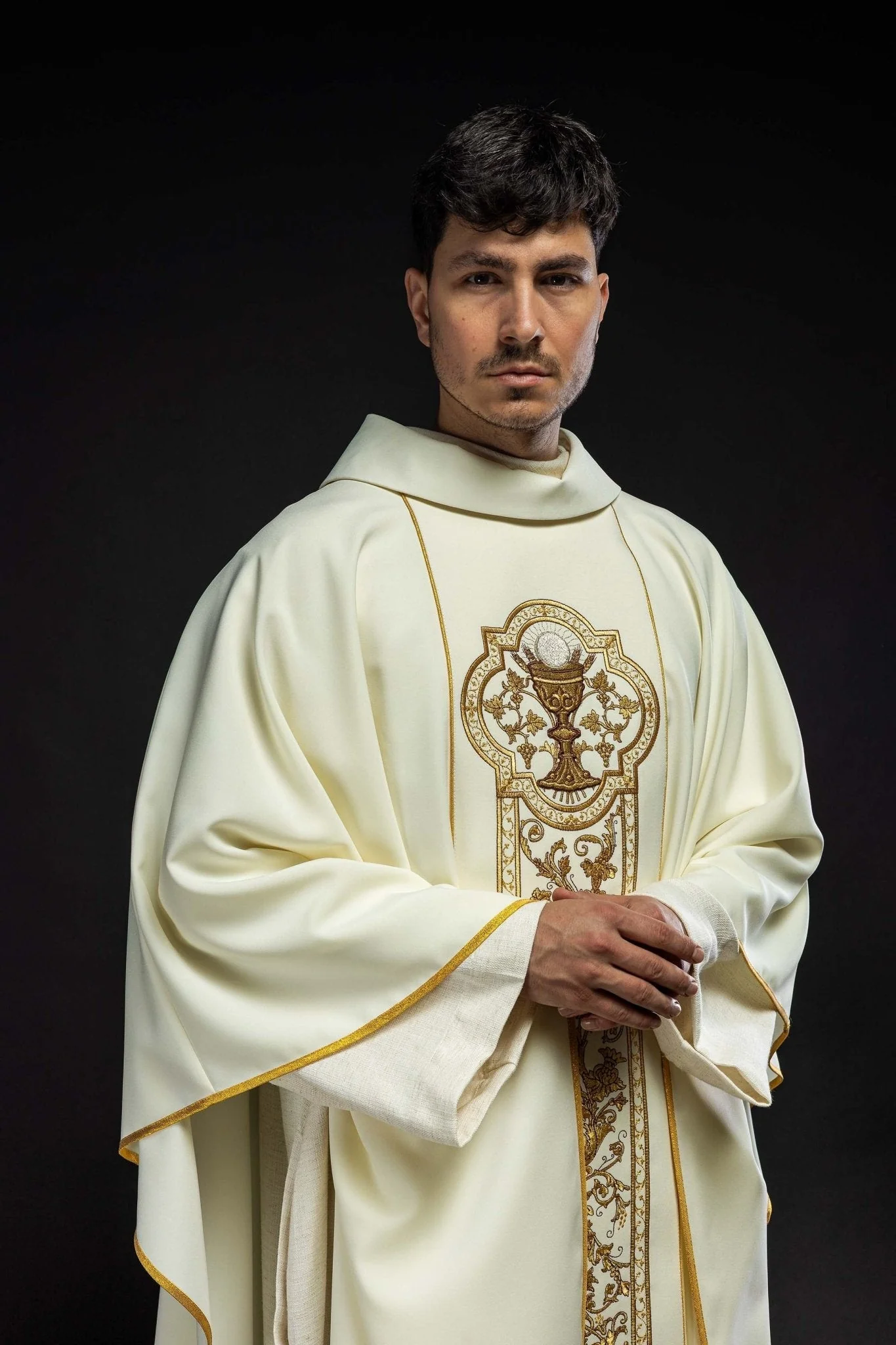 Chasuble with the symbol of the Eucharistic Chalice in ecru - Image 3