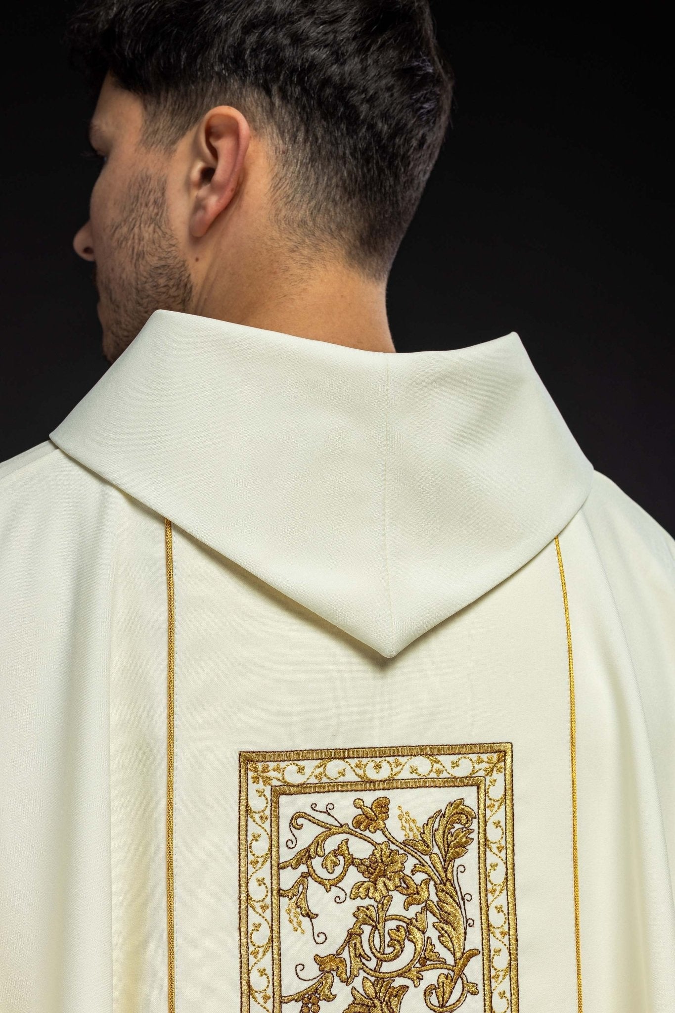 Chasuble with the symbol of the Eucharistic Chalice in ecru - Image 8