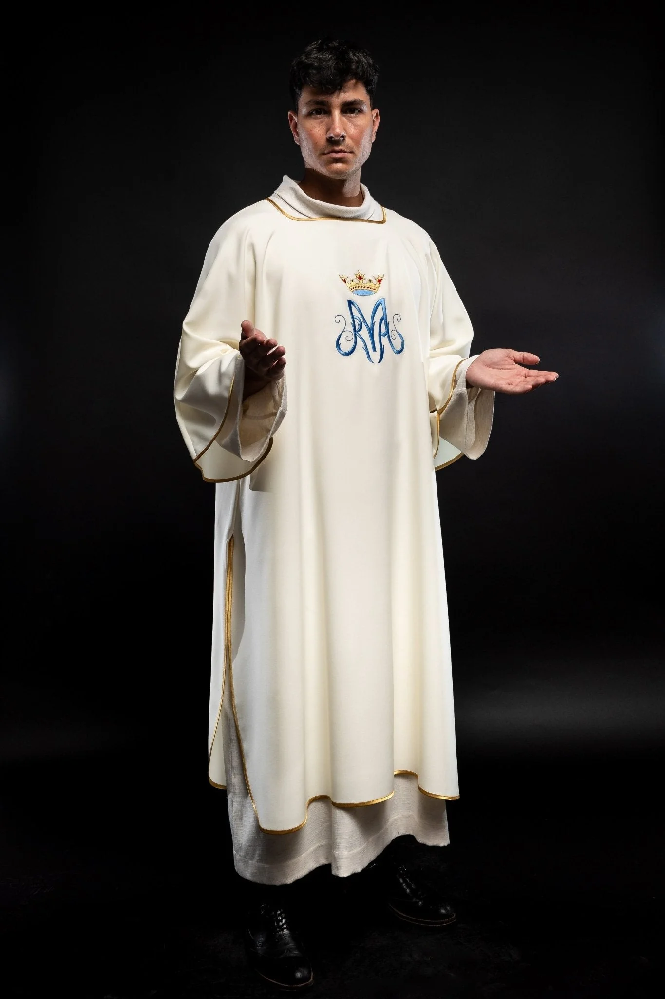 Dalmatic with Mary Motif Embroidery - Image 5