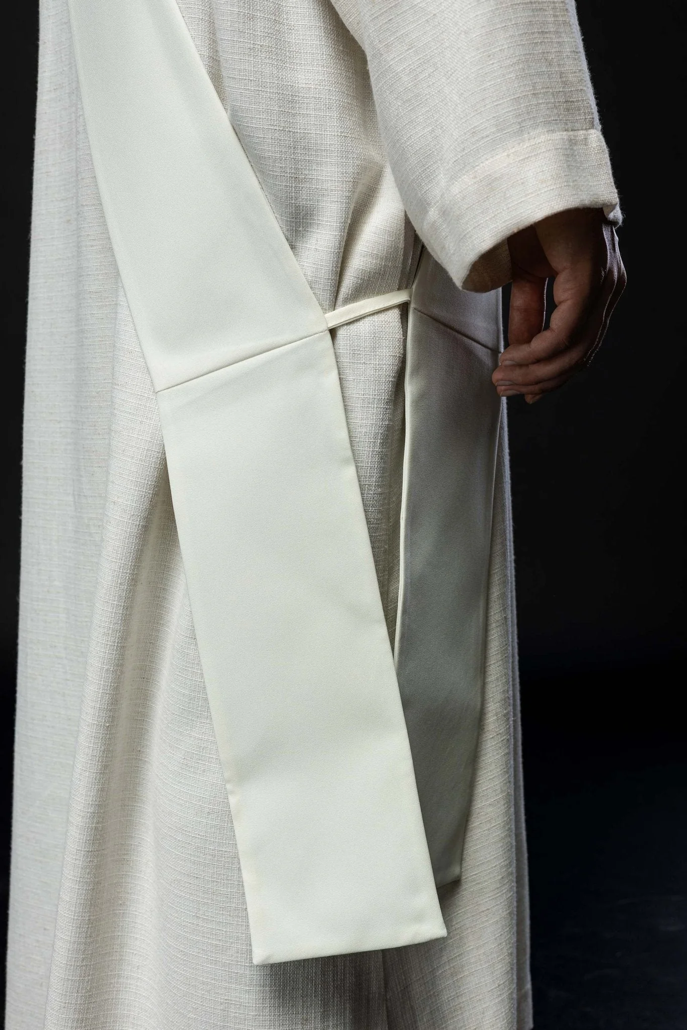 Deacon stole embroidered with IHS and Cross in ecru - Image 4