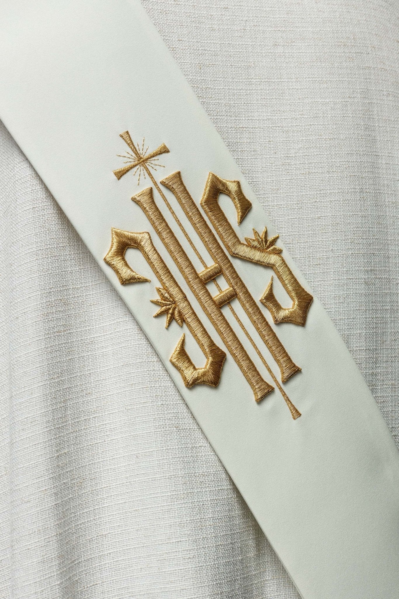 Deacon stole embroidered with IHS and Cross in ecru - Image 6