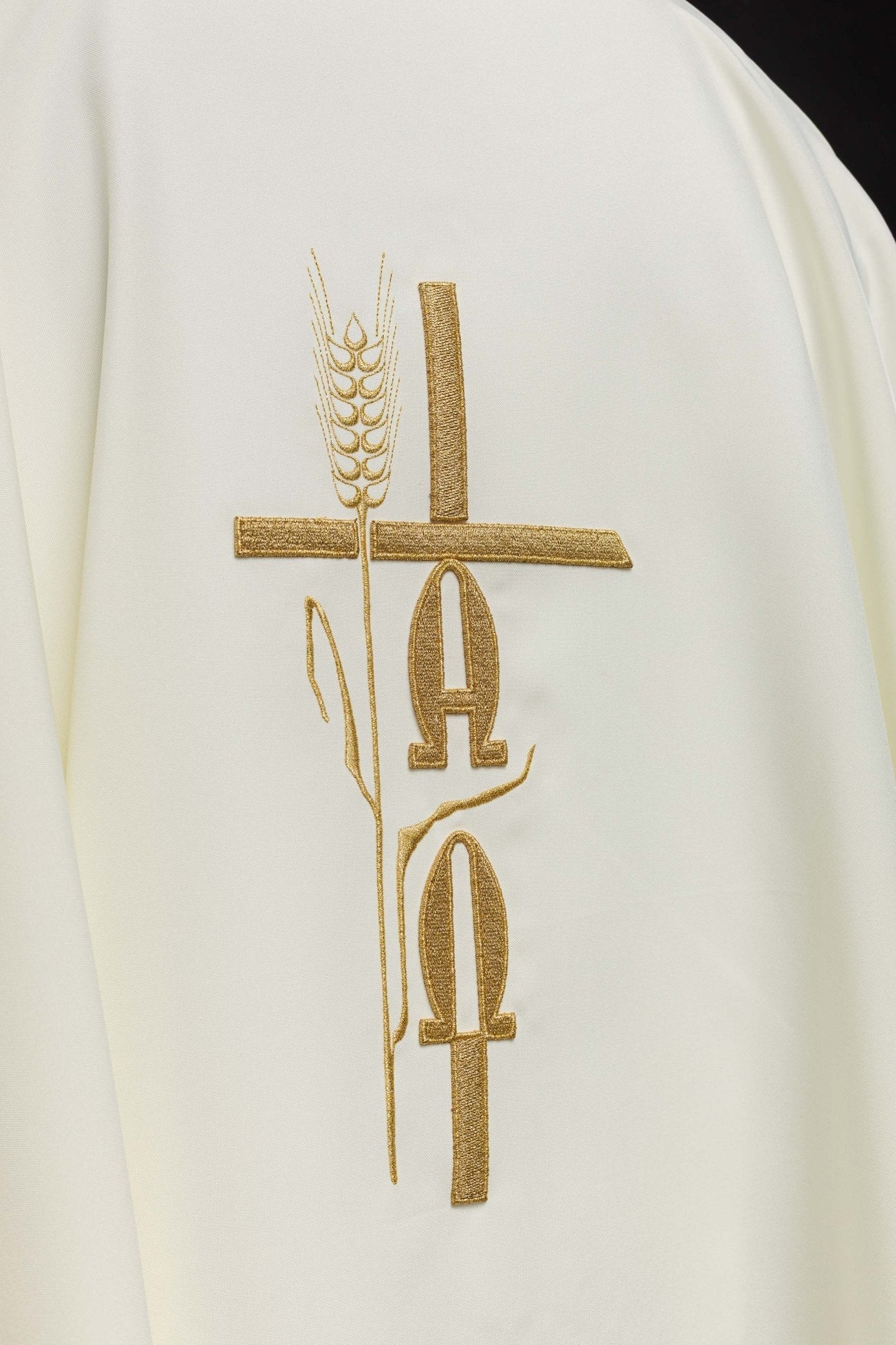 Ecru chasuble with cross and alfa omega symbols - Image 6
