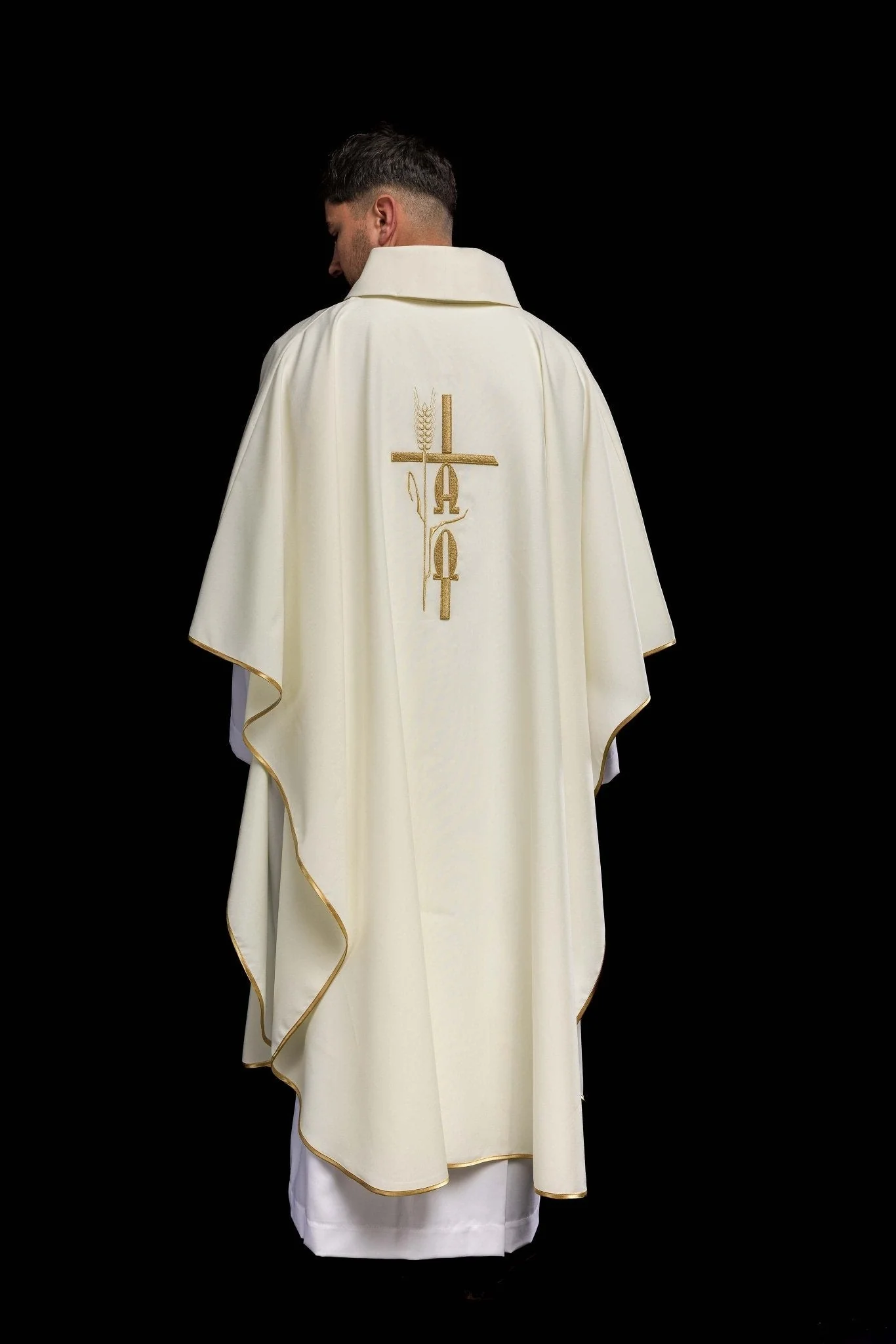 Ecru chasuble with cross and alfa omega symbols - Image 7