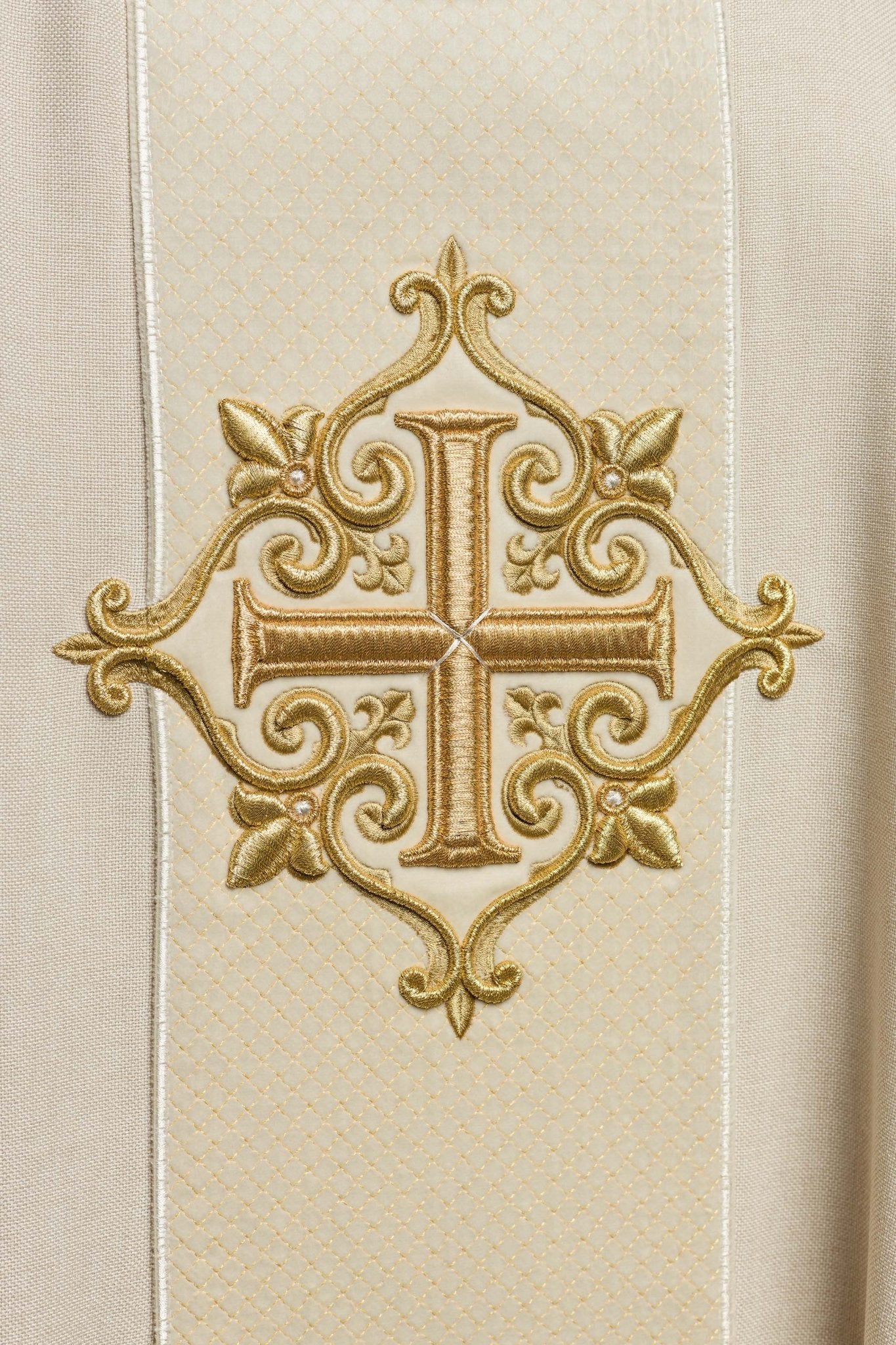 Ecru Chasuble with Embroidered Cross Symbol - Image 4