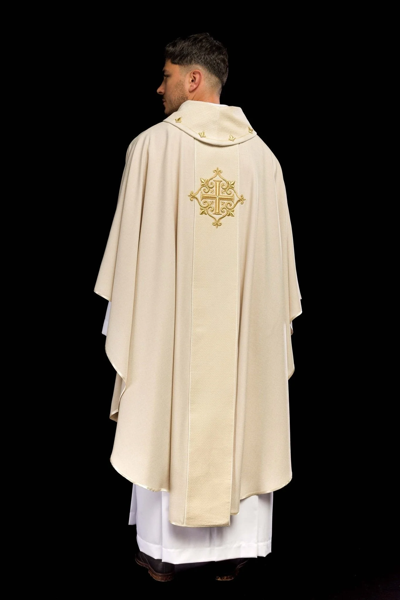 Ecru Chasuble with Embroidered Cross Symbol - Image 8