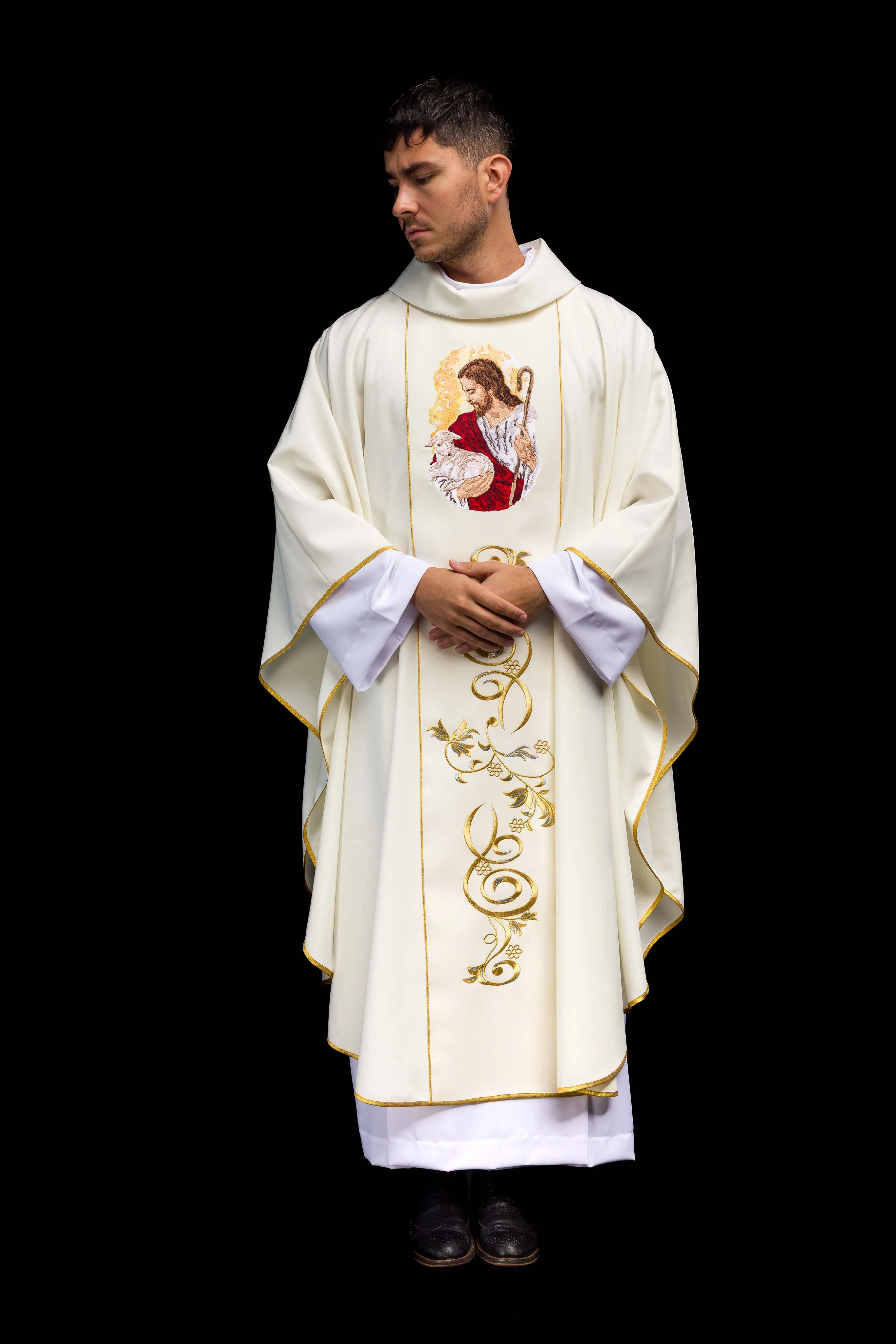 Ecru chasuble with the image of Jesus - Image 8