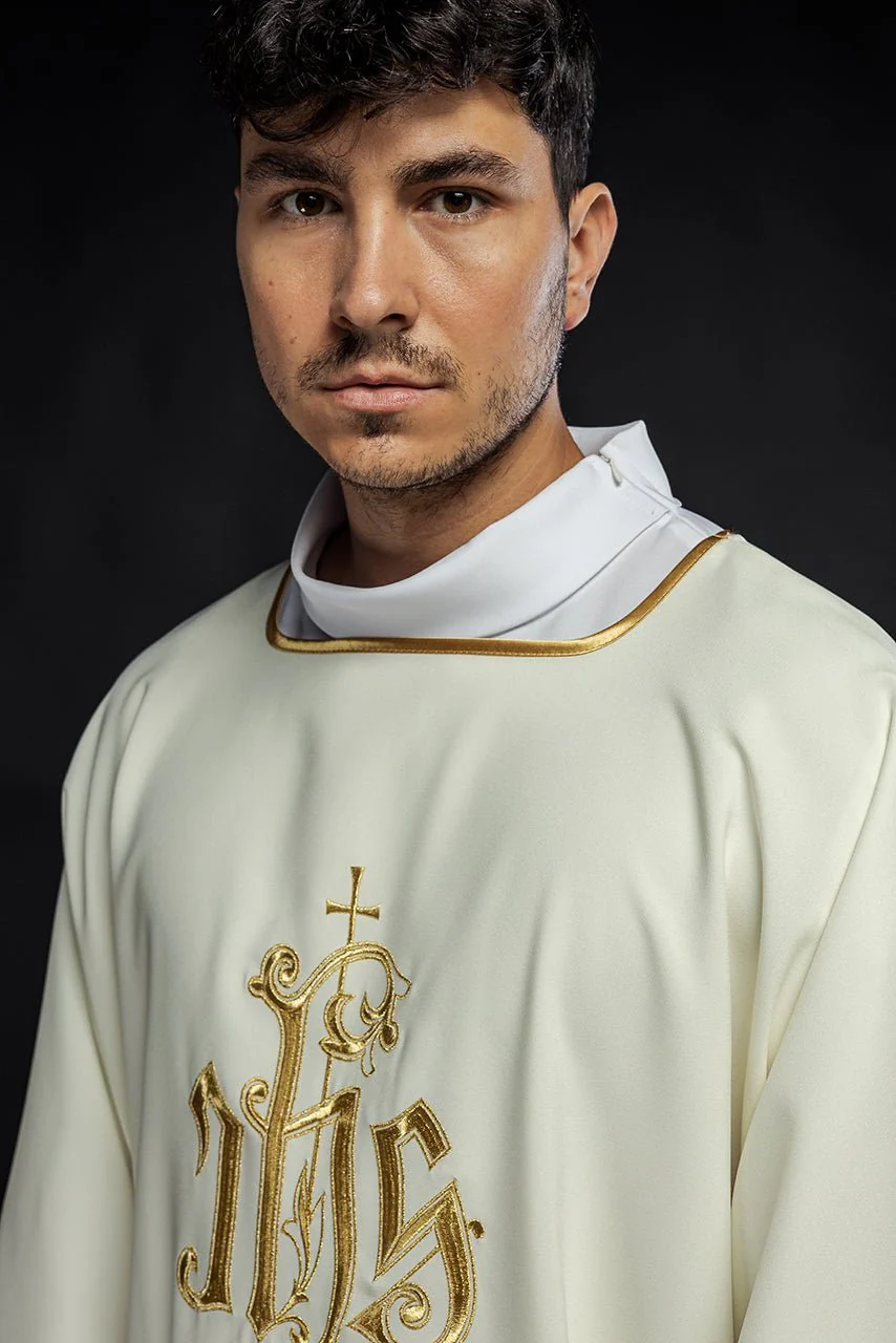 Ecru dalmatic chasuble with classic JHS - Image 3