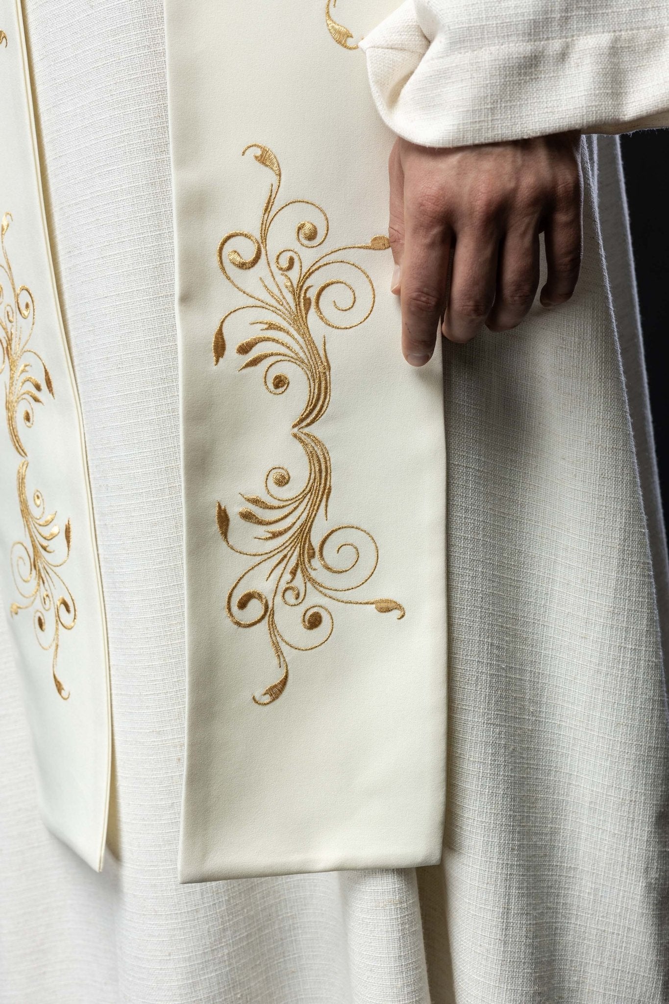 Ecru embroidered stole with IHS - Image 5