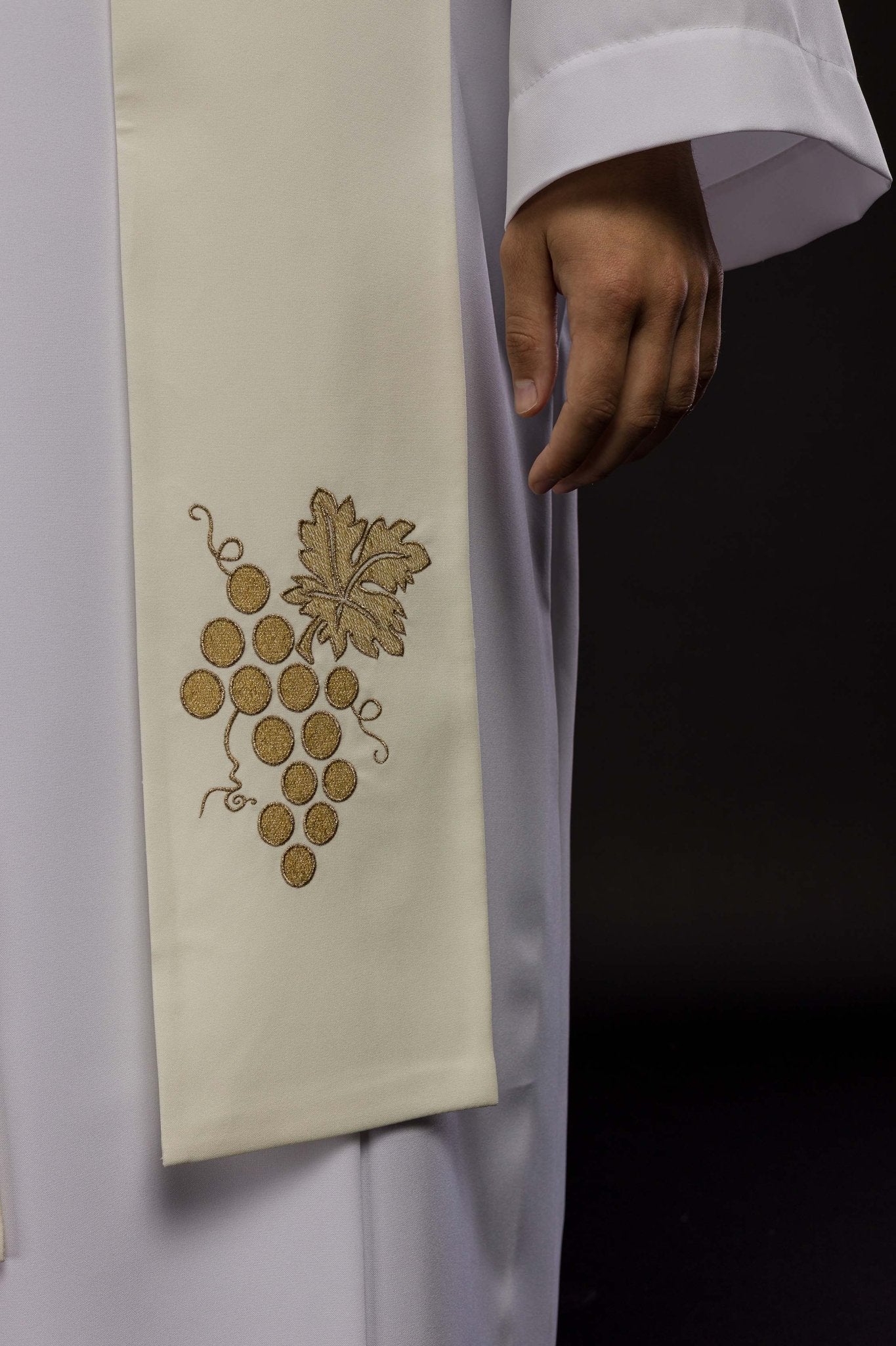 Ecru priestly stole embroidered with IHS and grapes - Image 3
