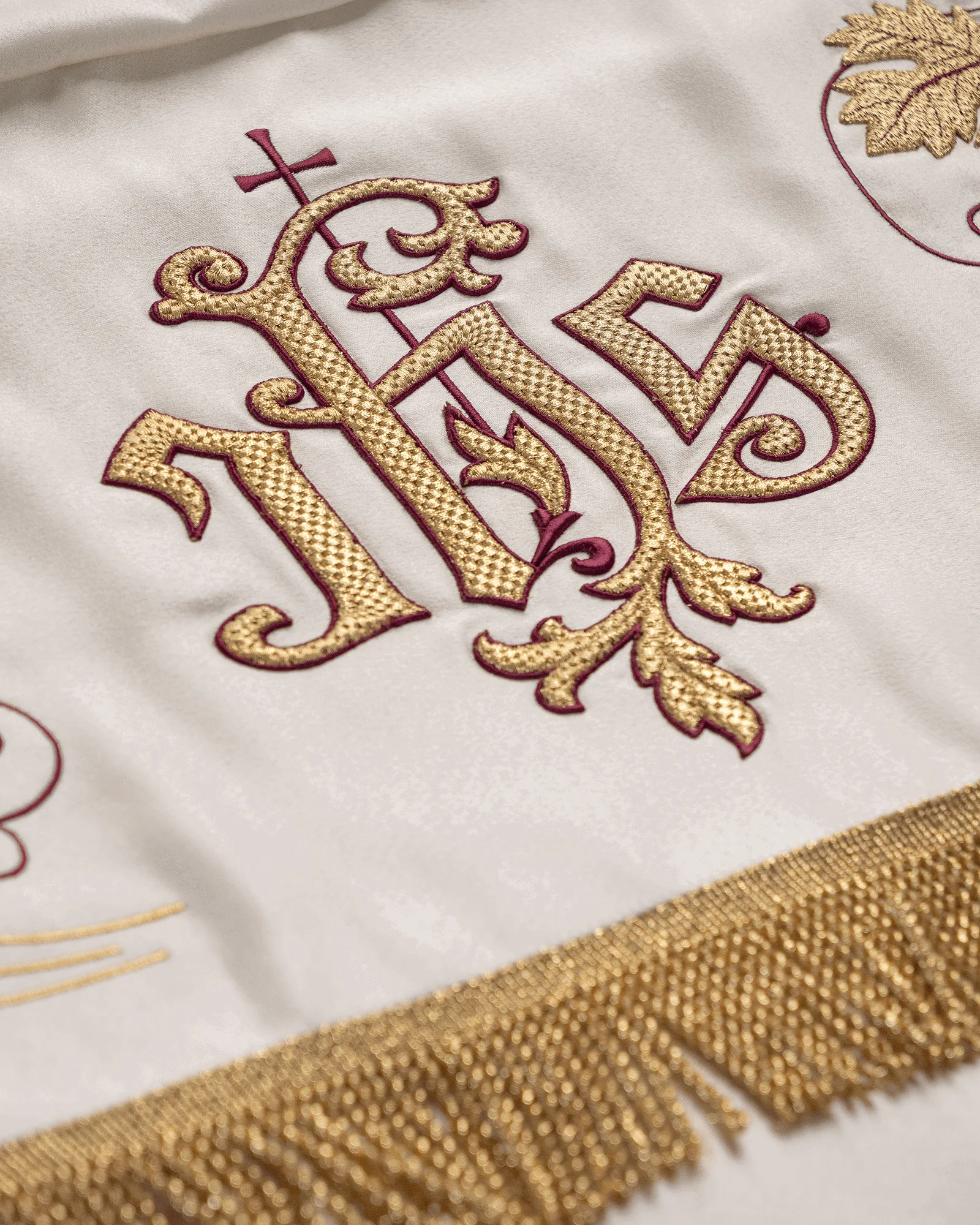 Embroidered Canopy with grape motifs - Image 4