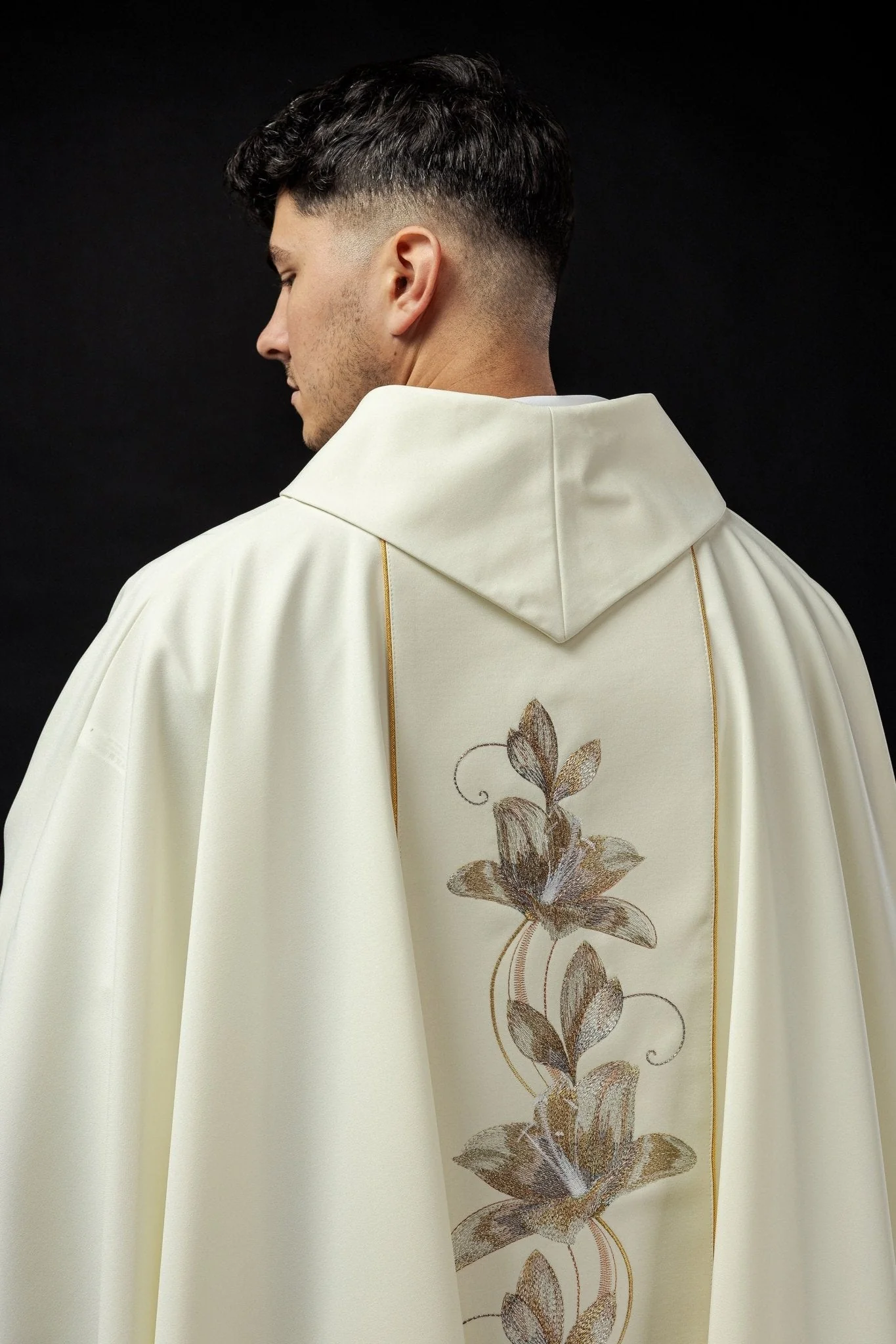 Embroidered chasuble with the image of Saint Anthony - Image 4