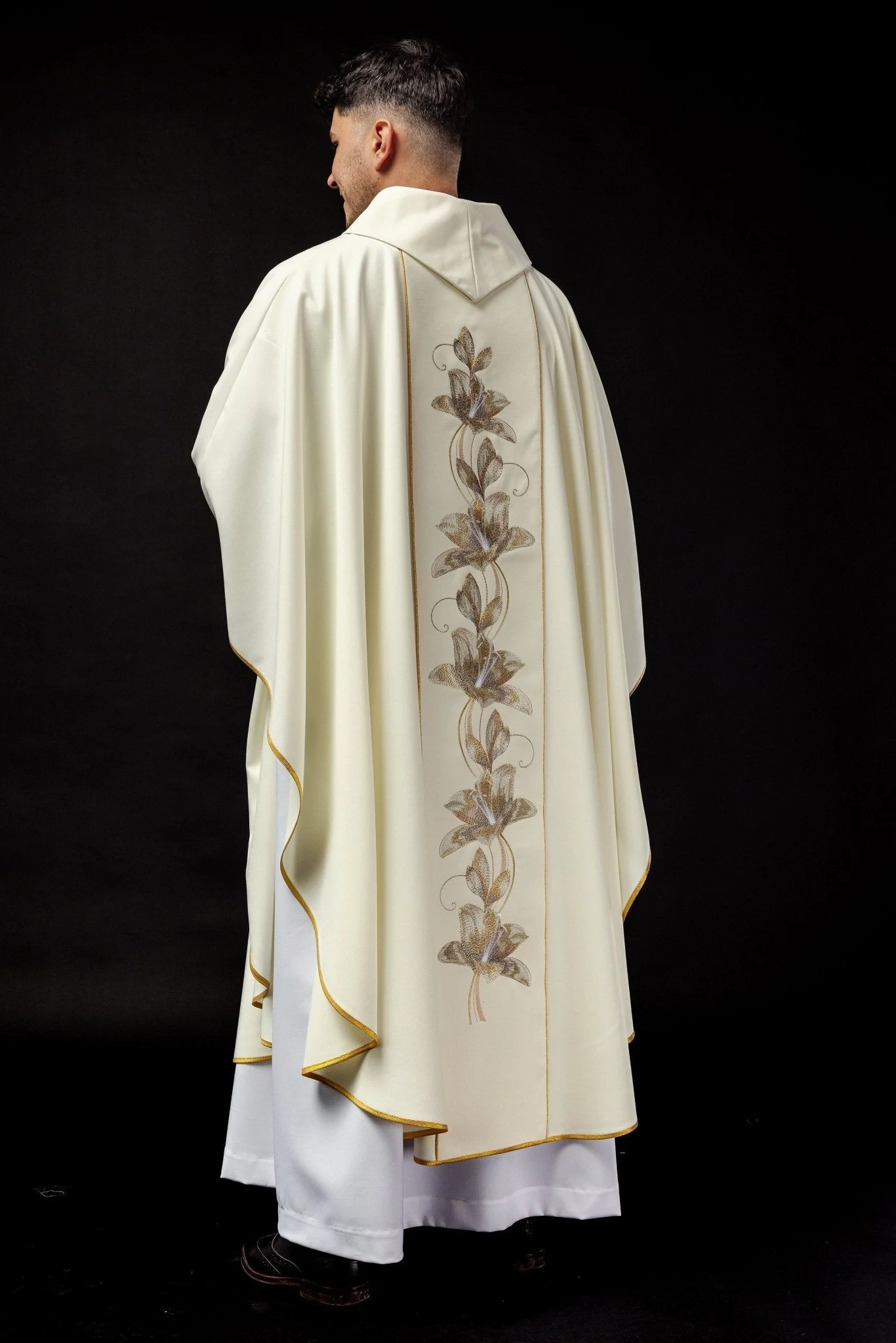 Embroidered chasuble with the image of Saint Anthony - Image 5