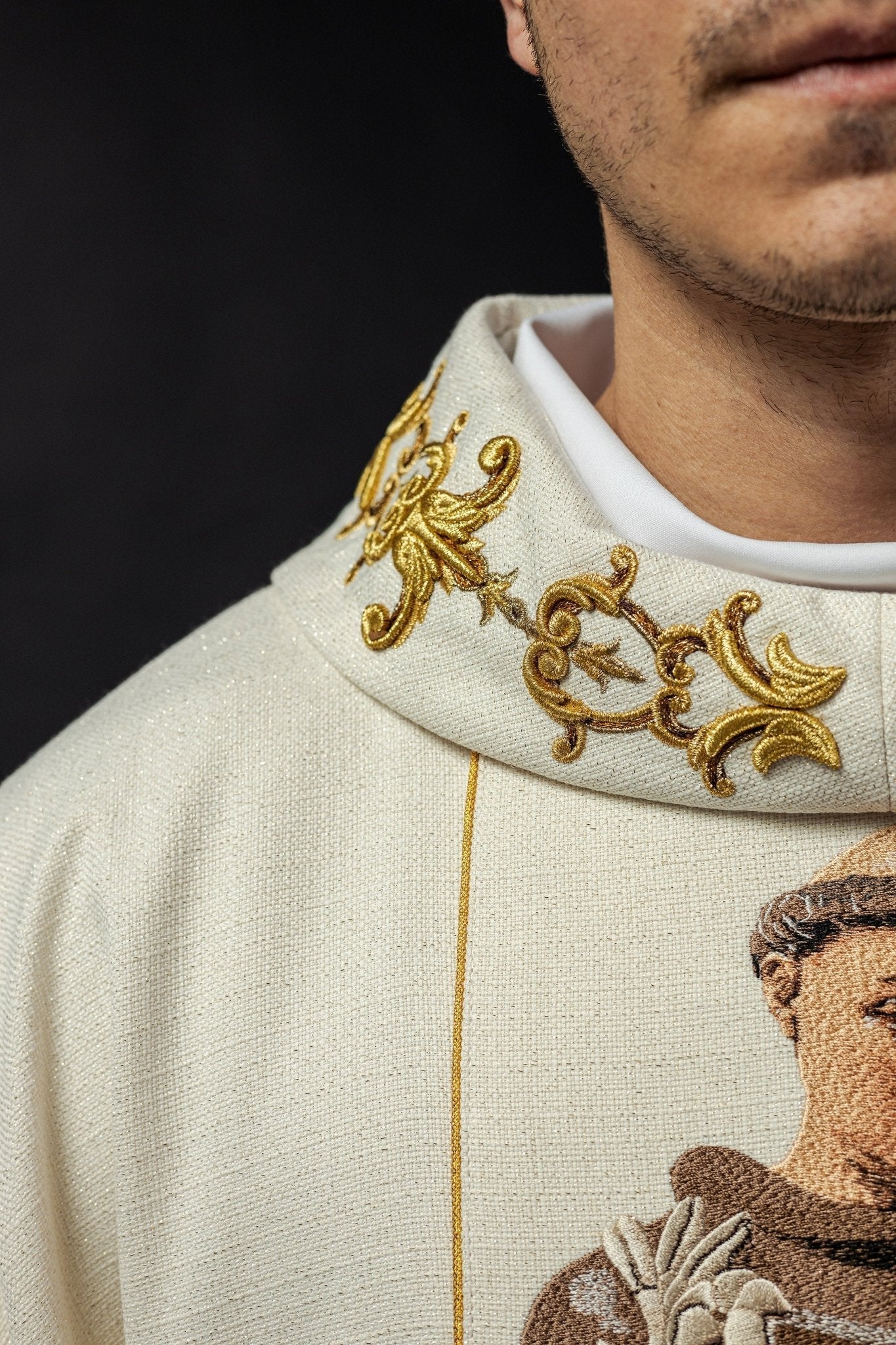 Embroidered chasuble with the image of Saint Anthony - Image 6