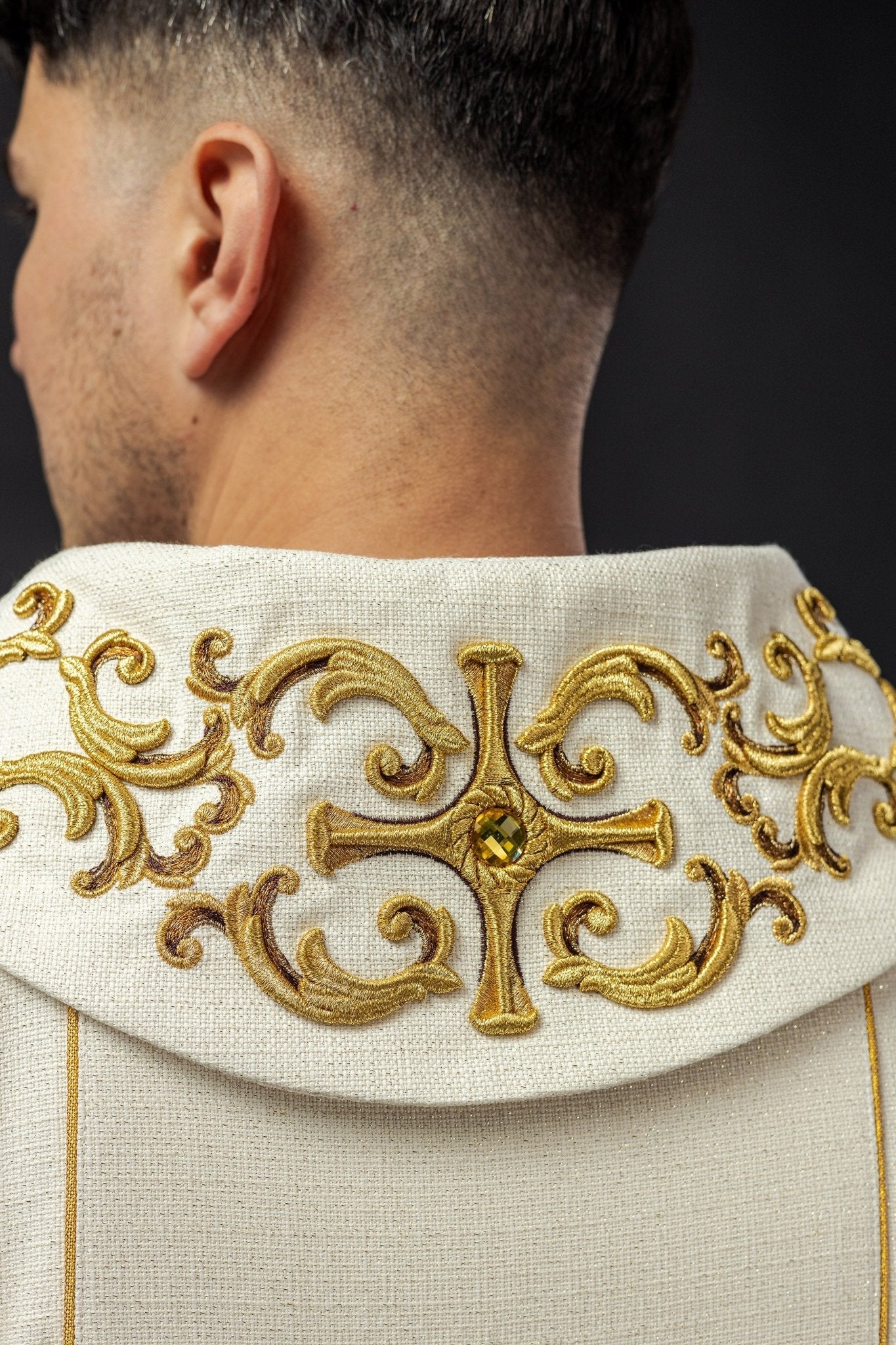 Embroidered chasuble with the image of Saint Anthony - Image 7