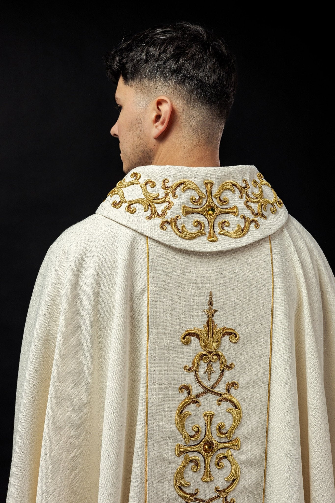 Embroidered chasuble with the image of Saint Anthony - Image 8