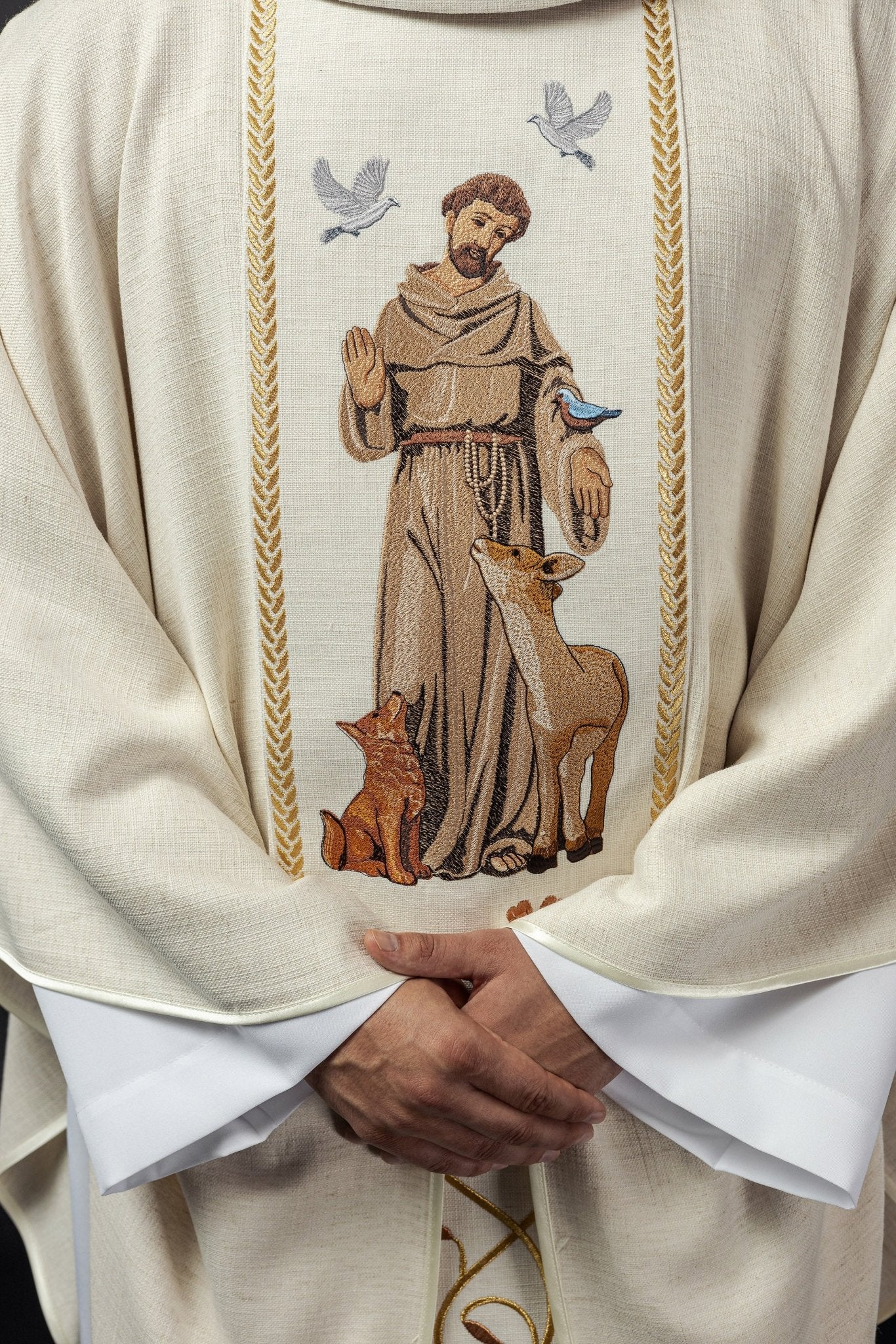 Embroidered chasuble with the image of St. Francis - Image 4