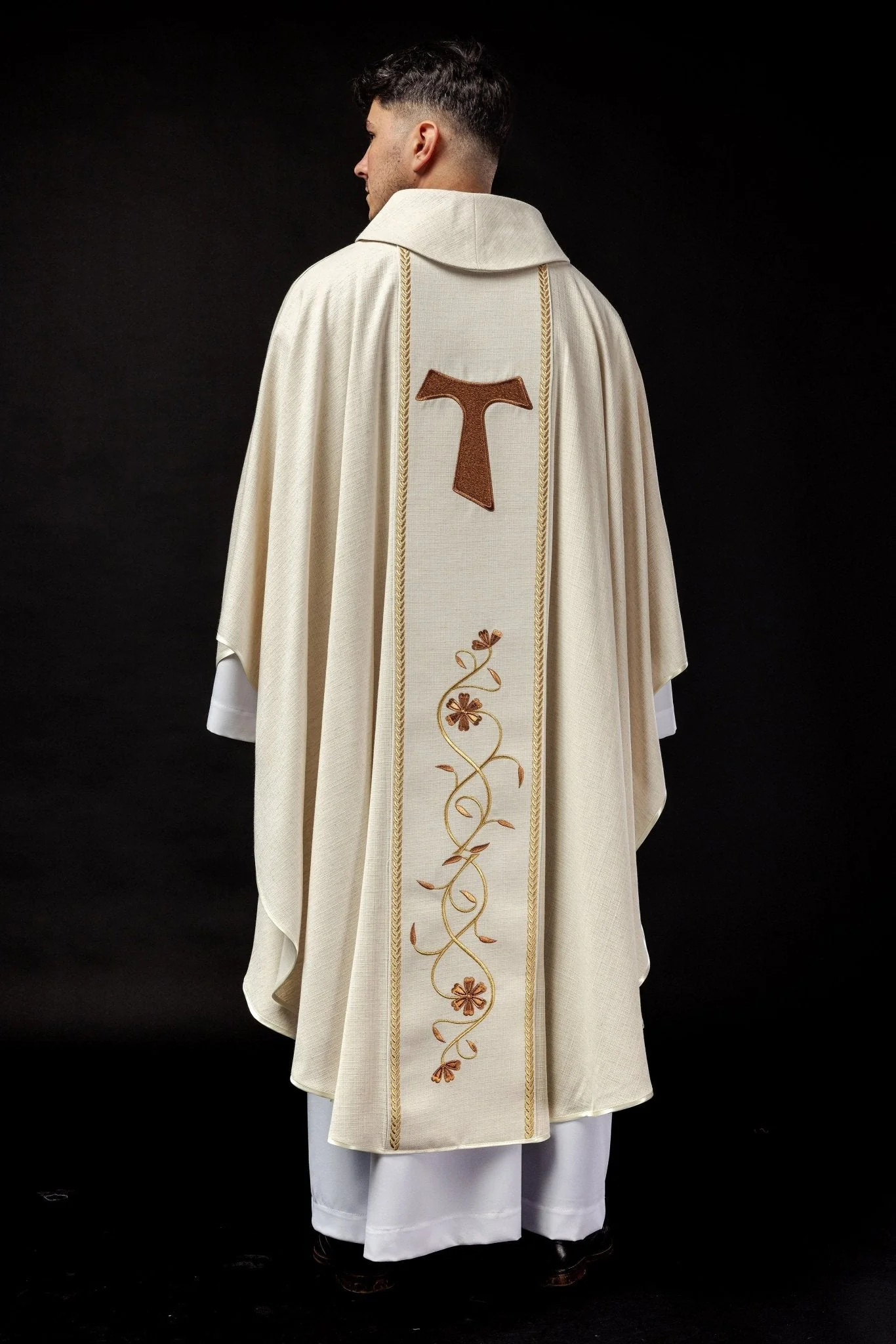 Embroidered chasuble with the image of St. Francis - Image 6
