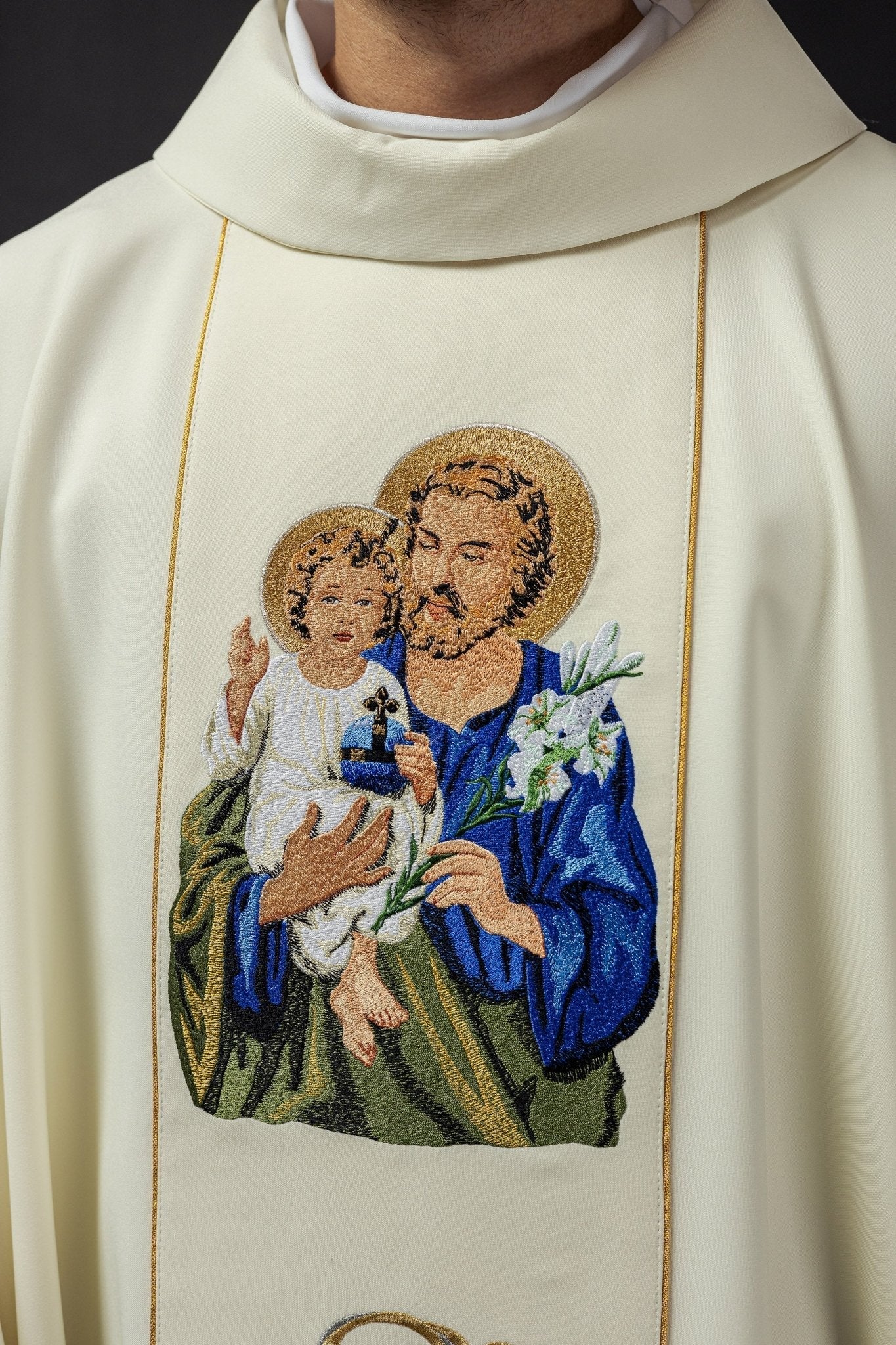 Embroidered chasuble with the image of St. Joseph - Image 3