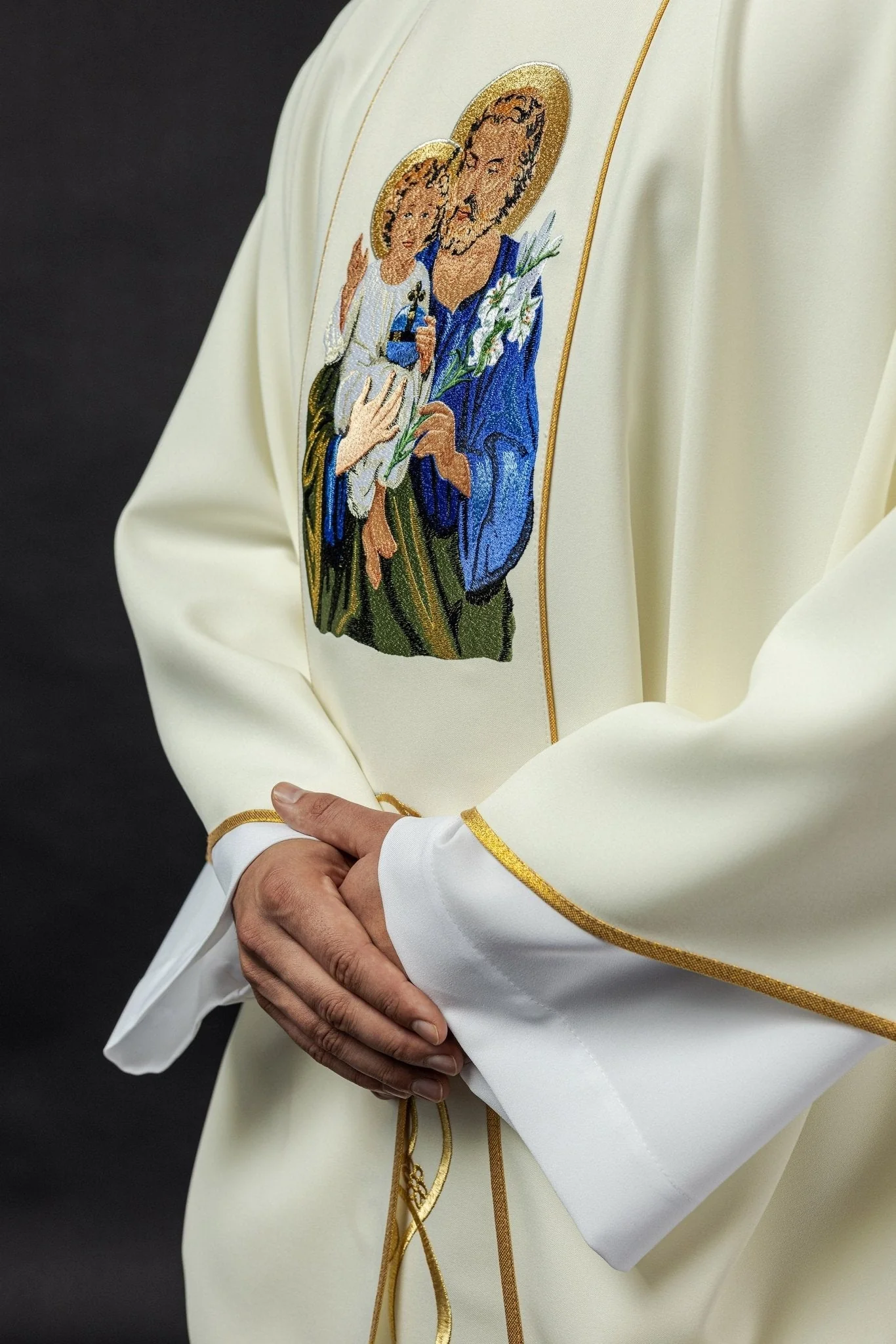 Embroidered chasuble with the image of St. Joseph - Image 4
