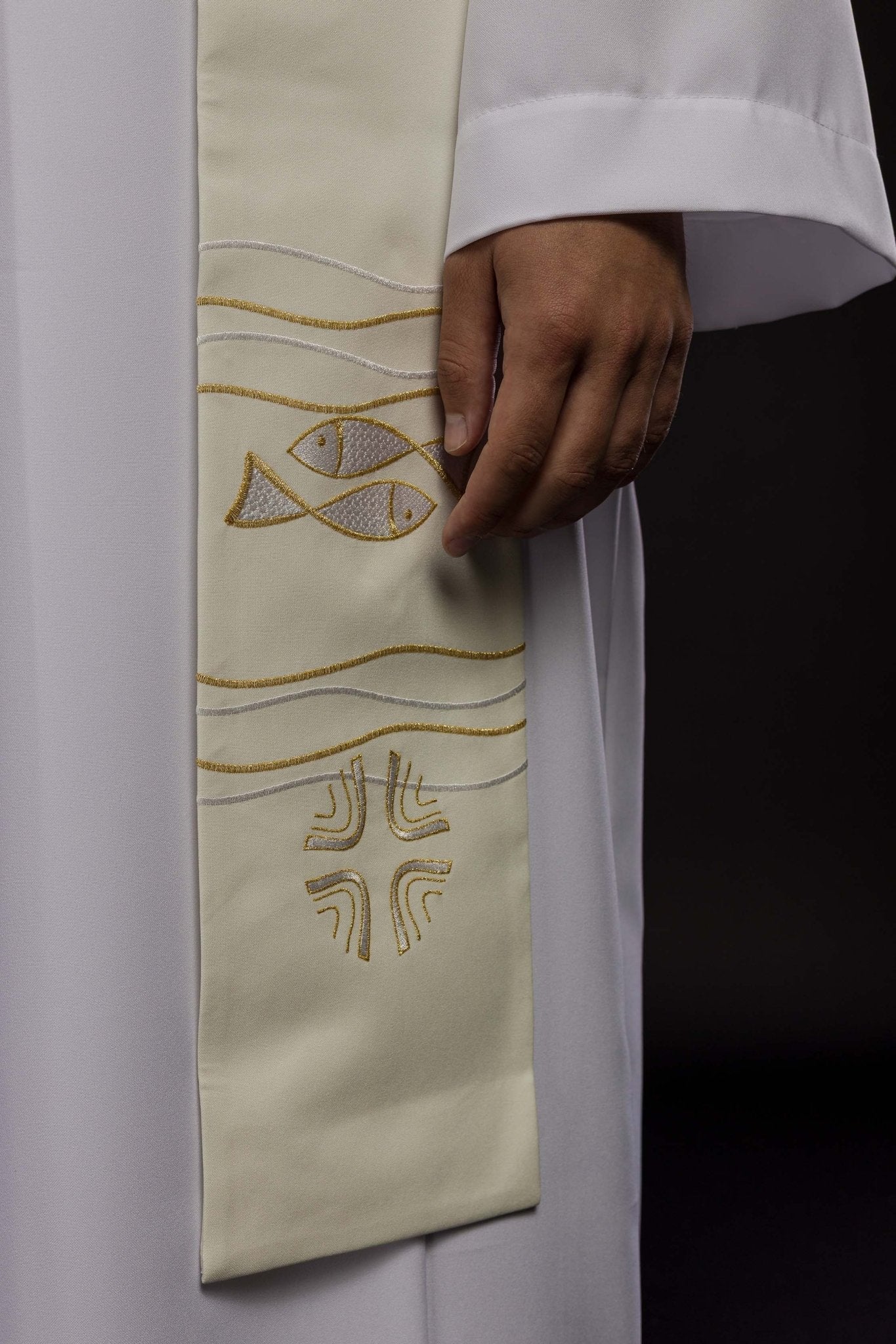 Embroidered priestly stole with Fish motif in ecru - Image 3