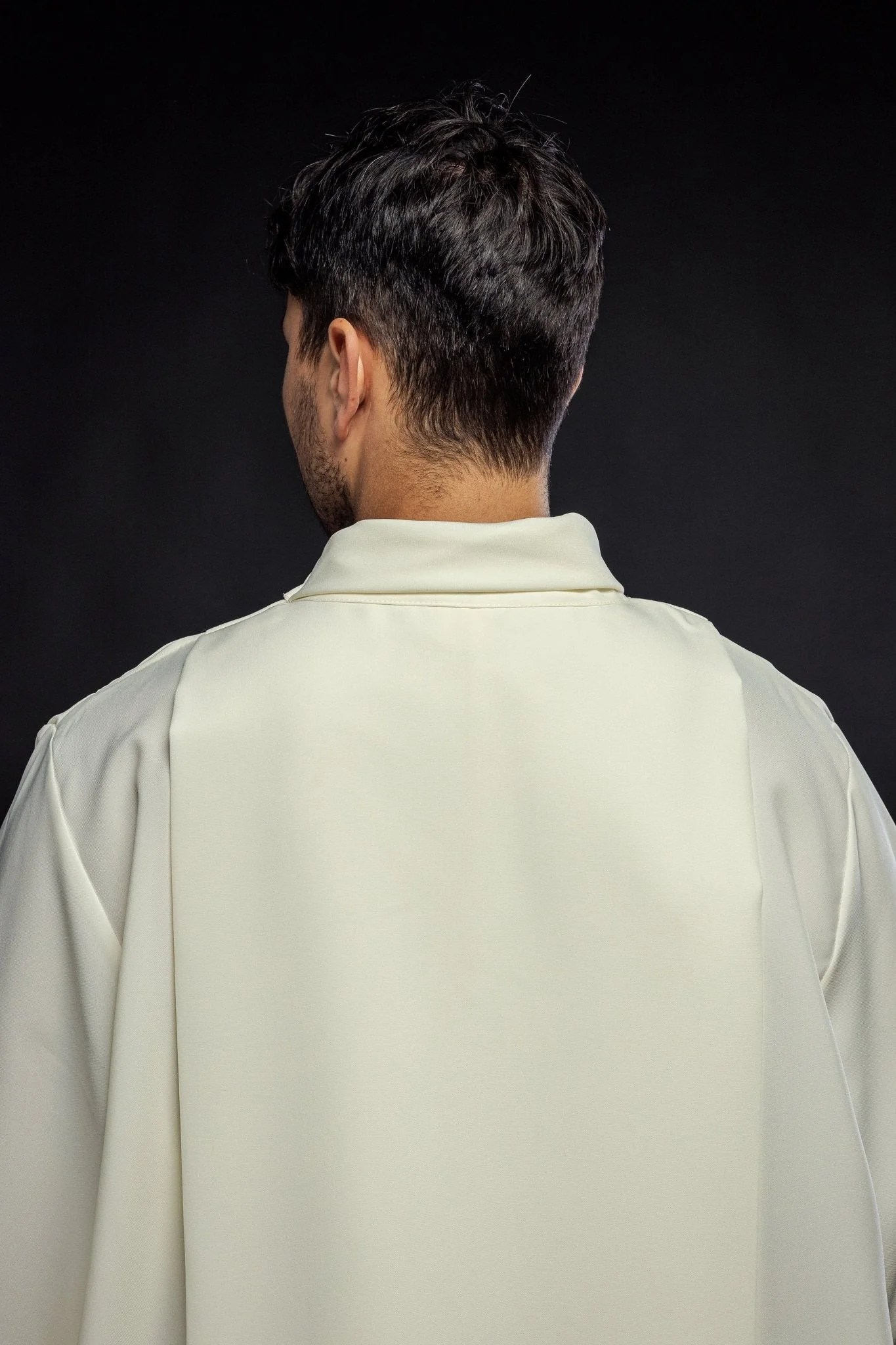 Priest's alb with neck collar in ivory - Image 6