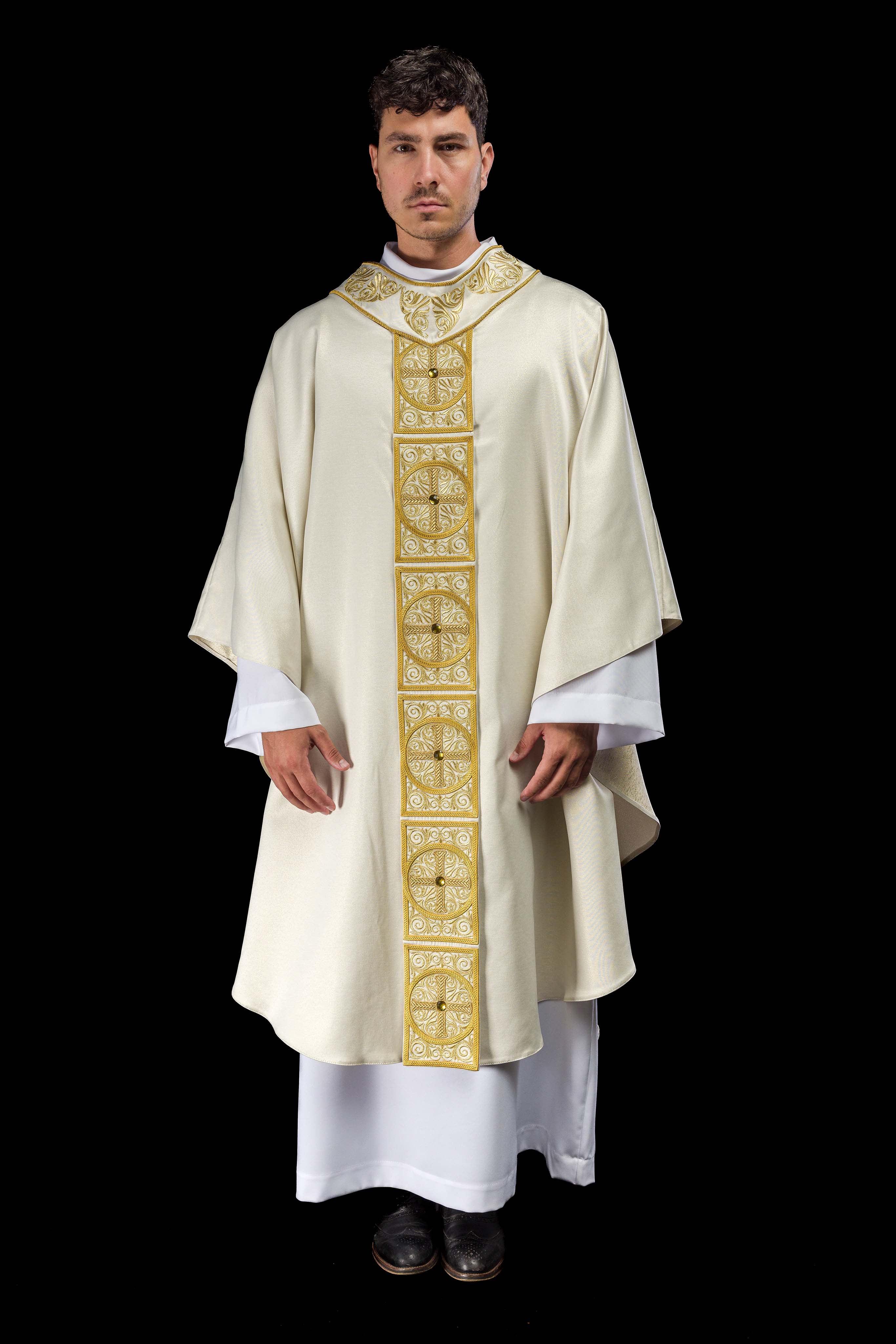 Gold Chasuble richly embroidered and decorated with ecru stones - Image 8