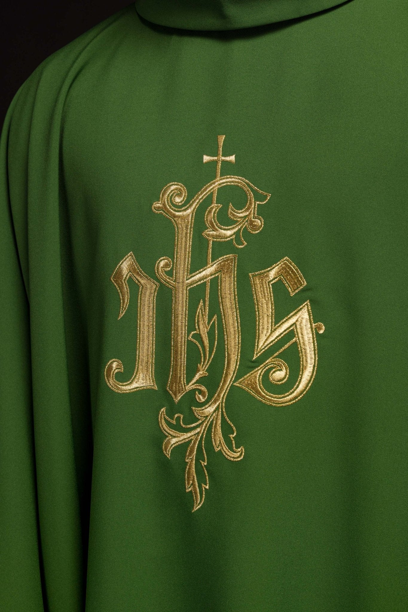 Green chasuble with classic JHS design - Image 3