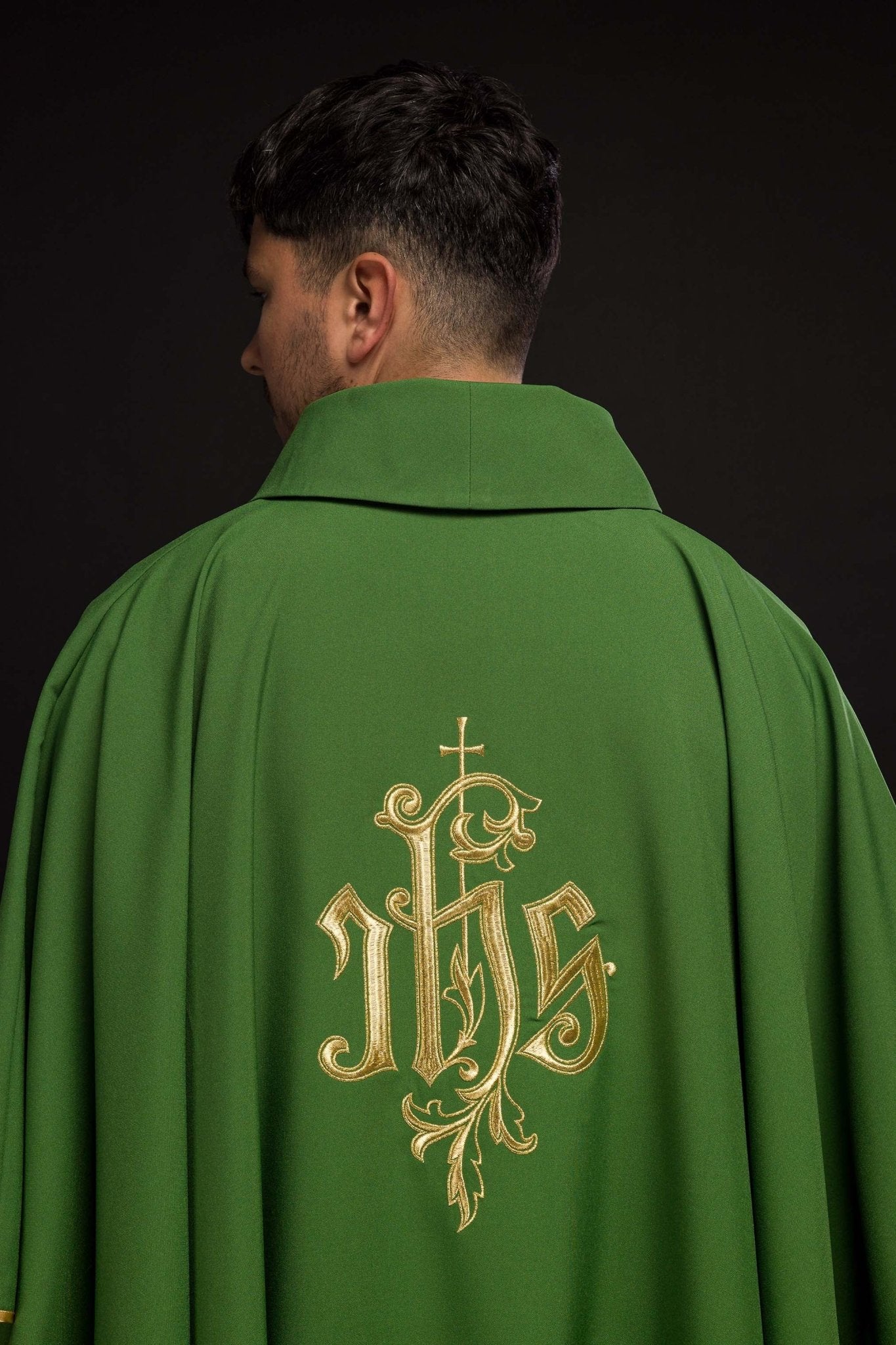 Green chasuble with classic JHS design - Image 7