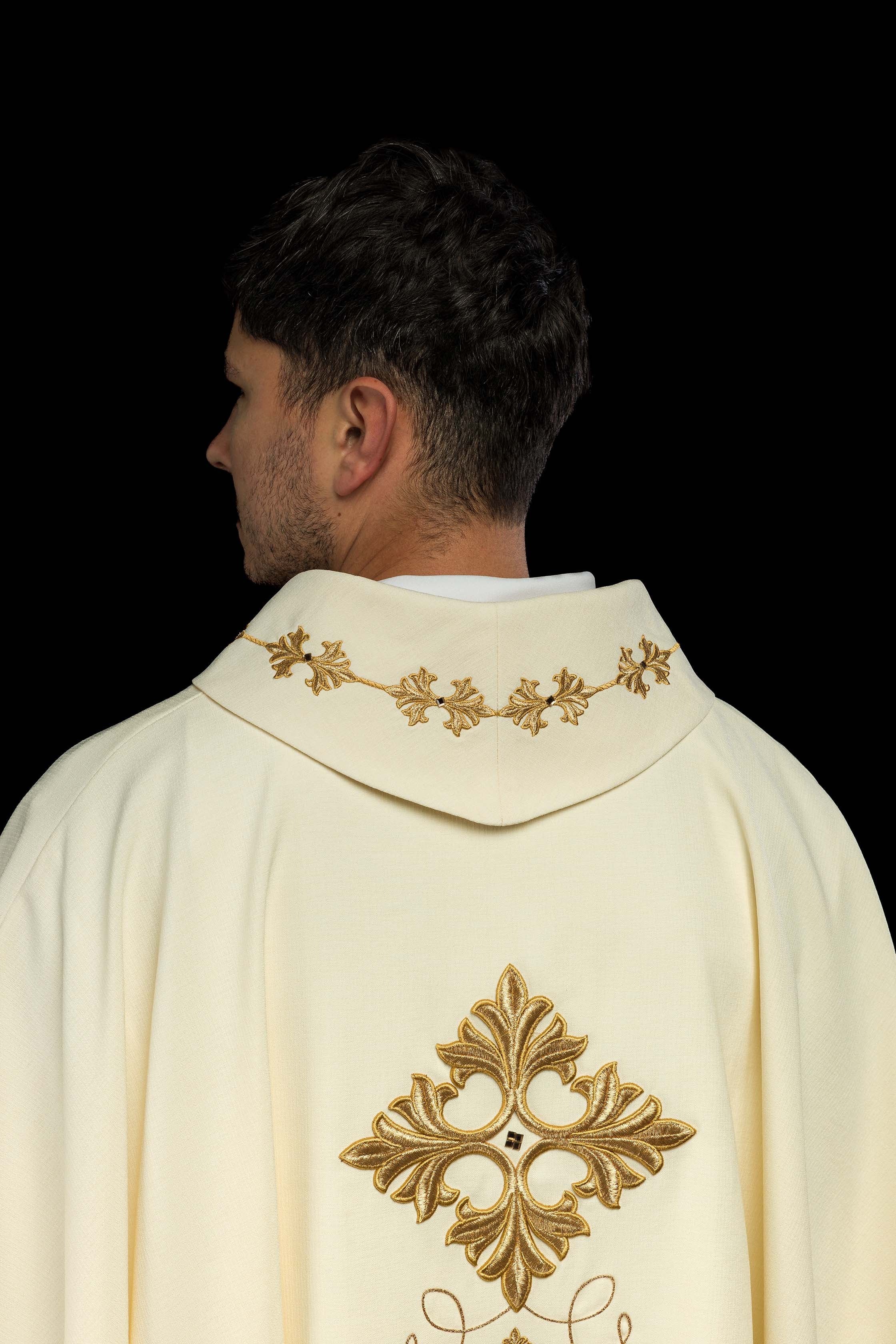 Ivory chasuble with embroidery inspired by rosary - Image 5