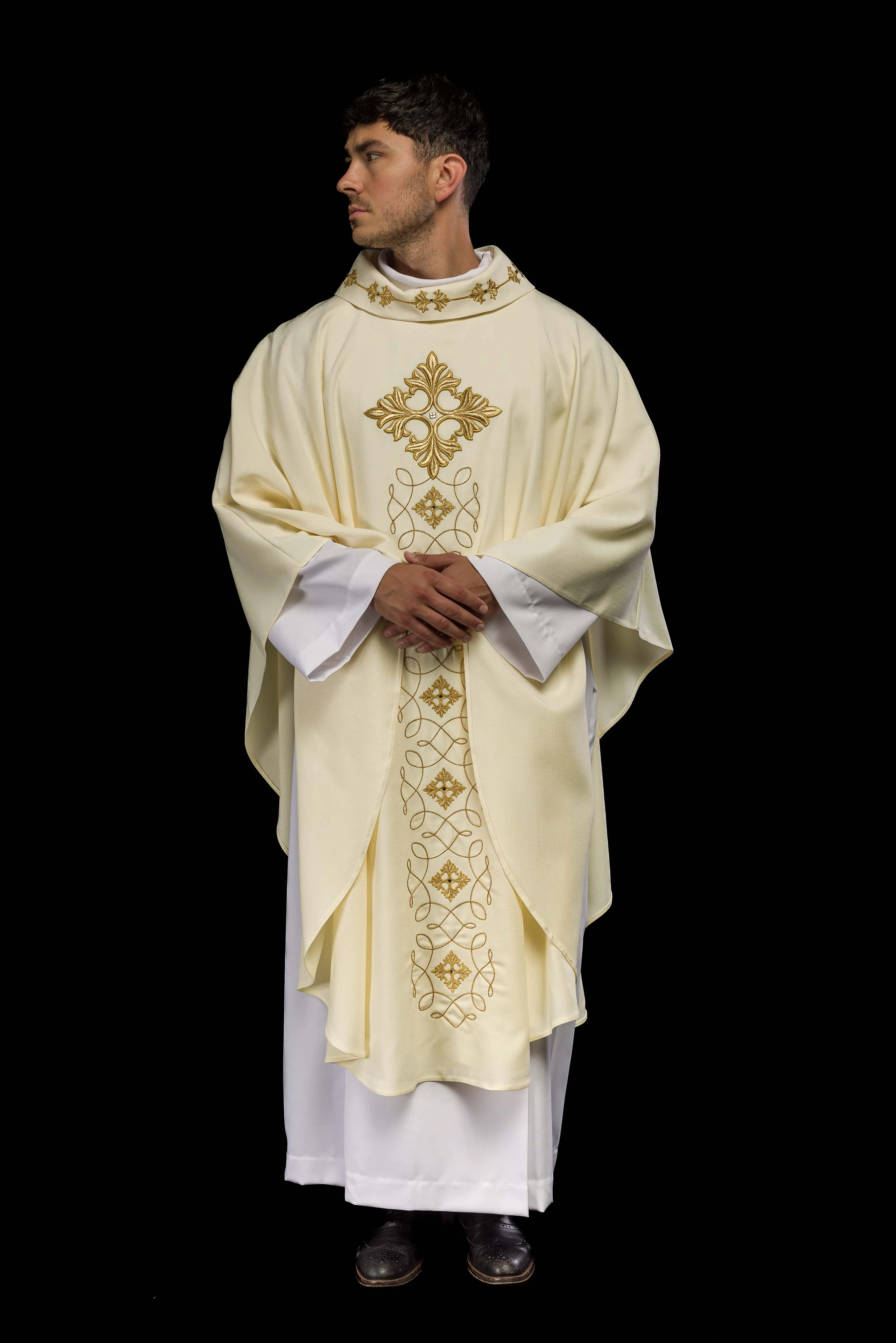 Ivory chasuble with embroidery inspired by rosary - Image 8