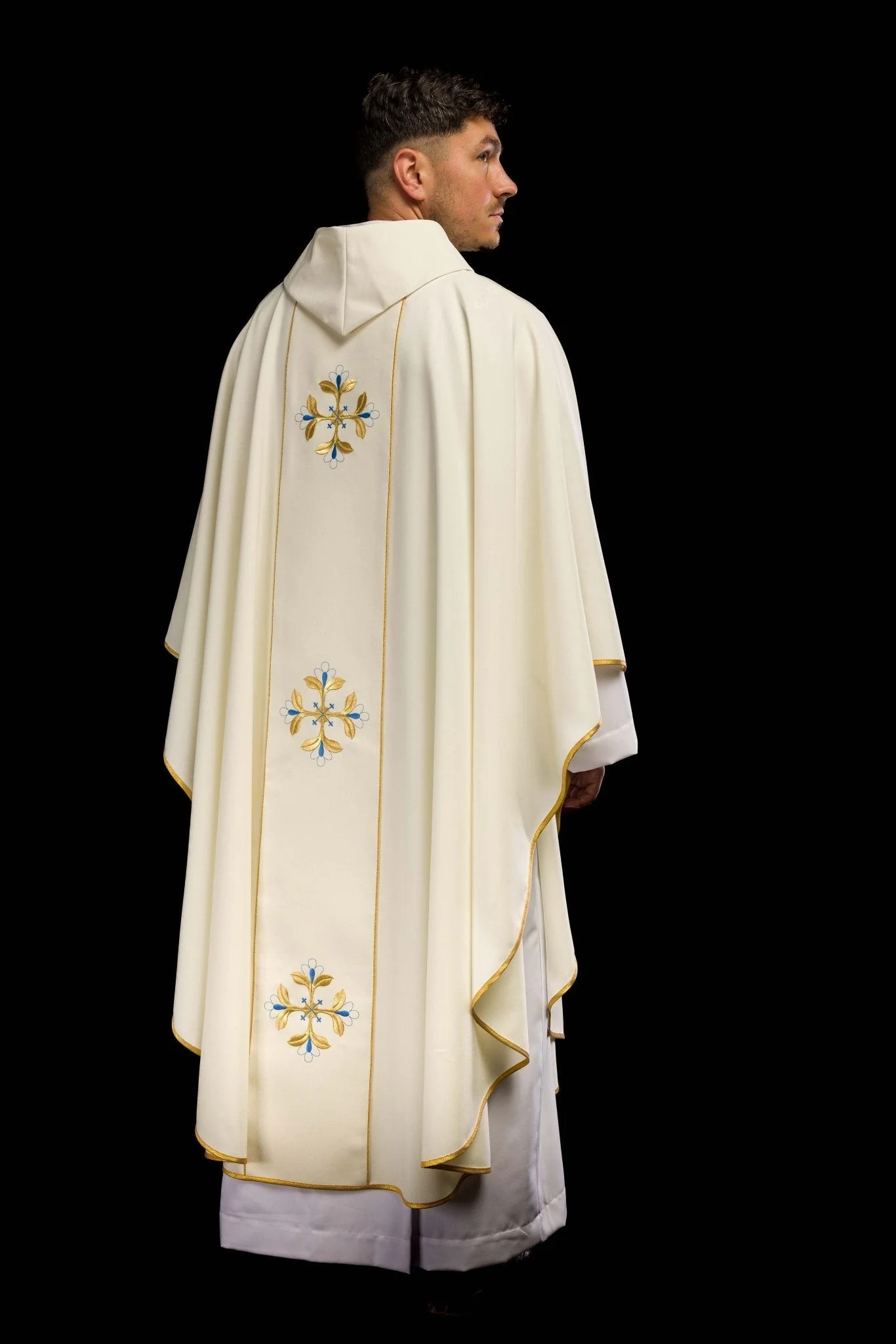Ivory chasuble with gold Marian embroidery - Image 6
