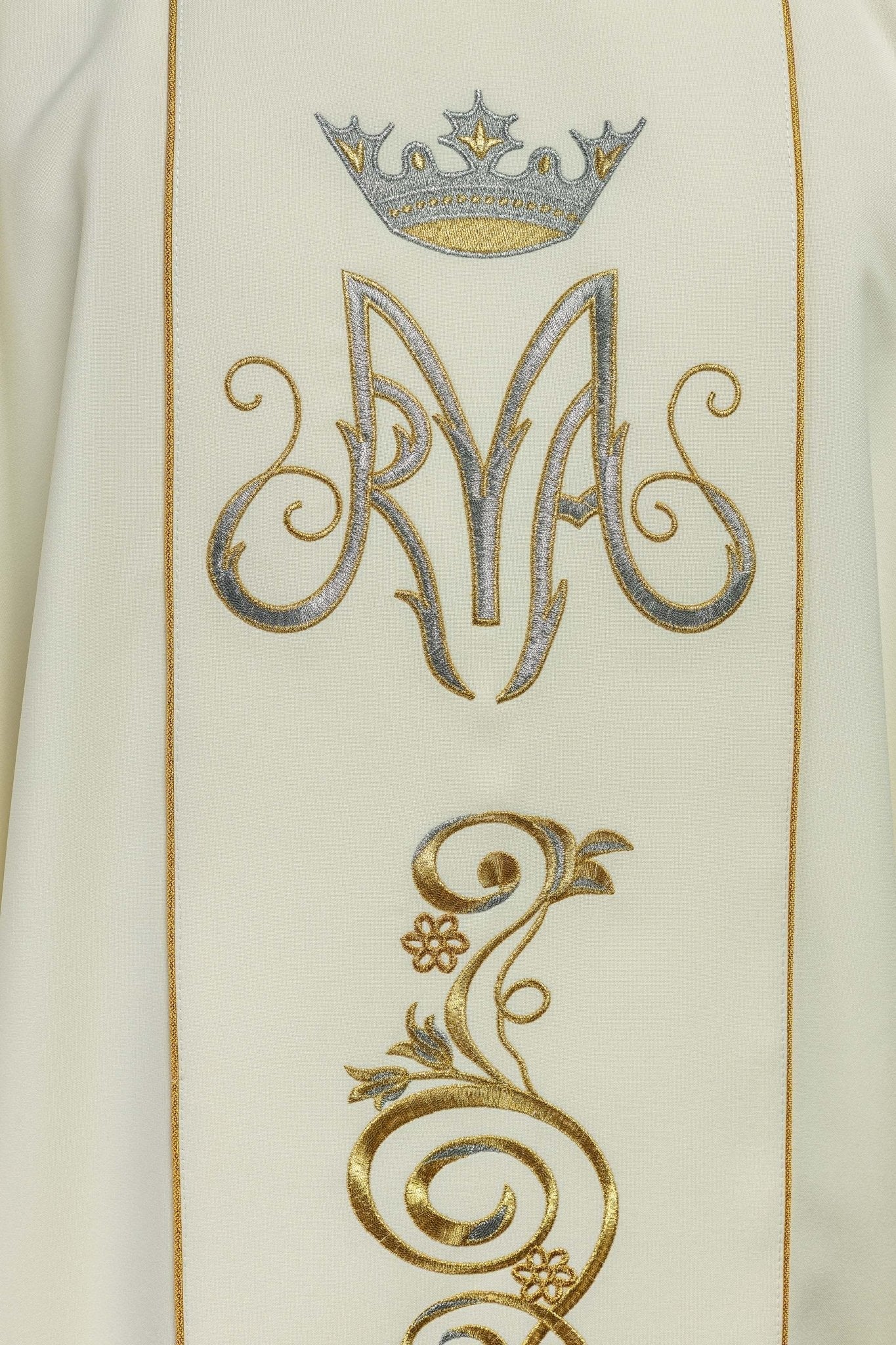 Marian liturgical chasuble with an embroidered belt in ecru - Image 3