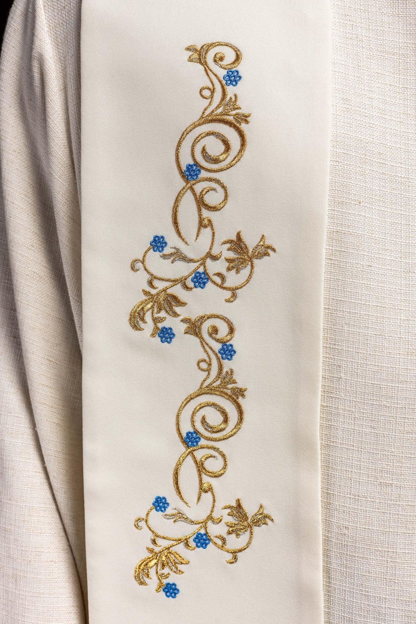 Marian stole richly embroidered - Image 3