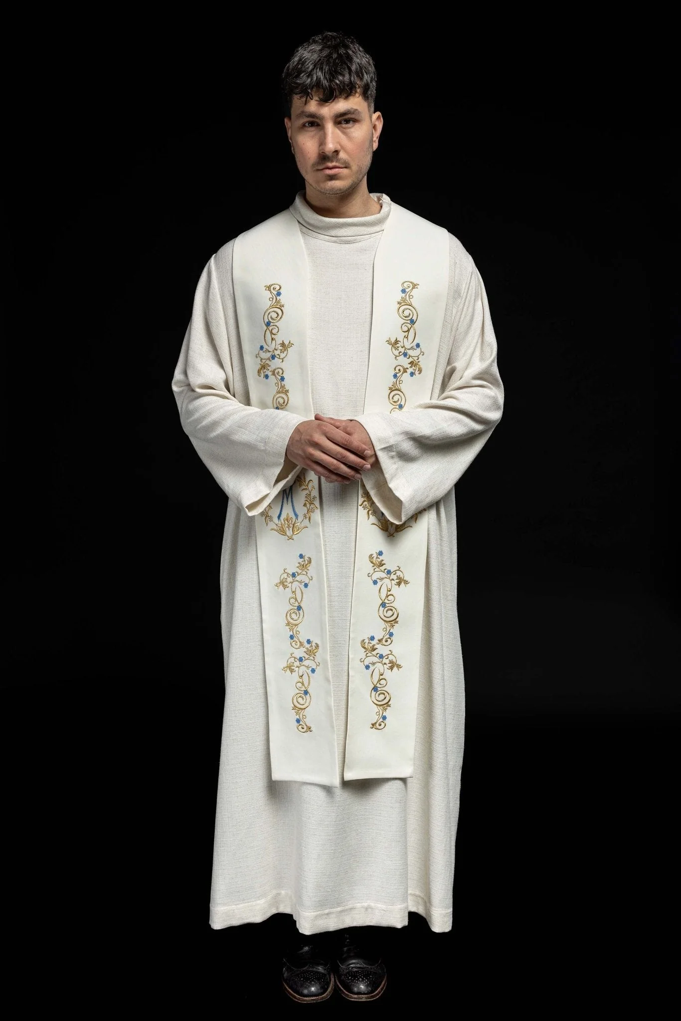 Marian stole richly embroidered - Image 6