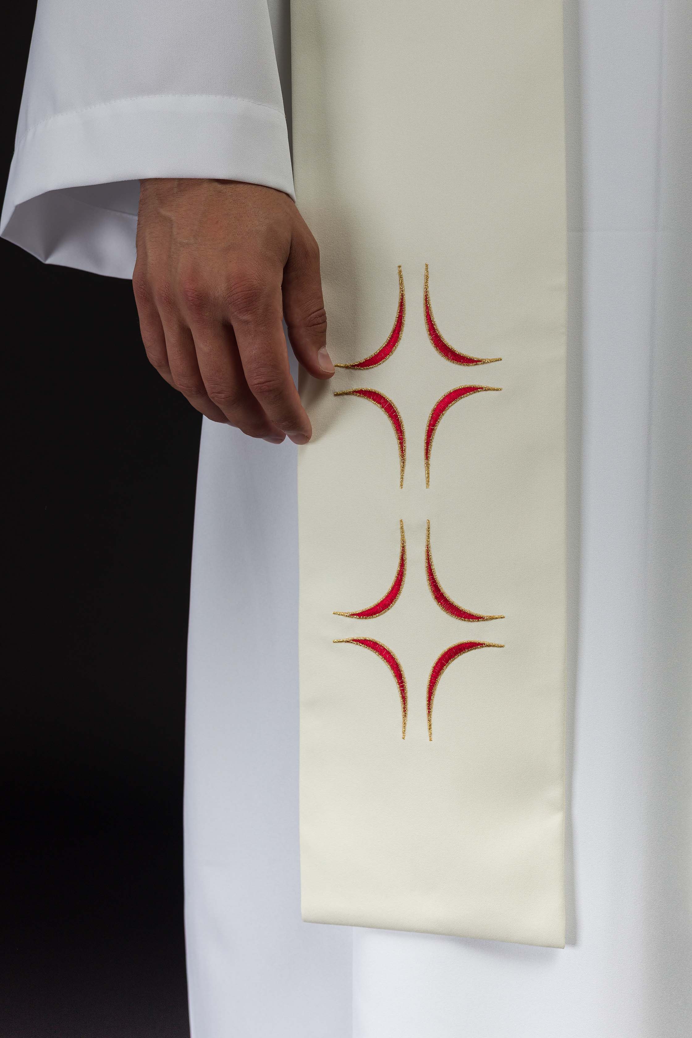 Priestly stole with embroidered Cross and Lamb in ecru - Image 3
