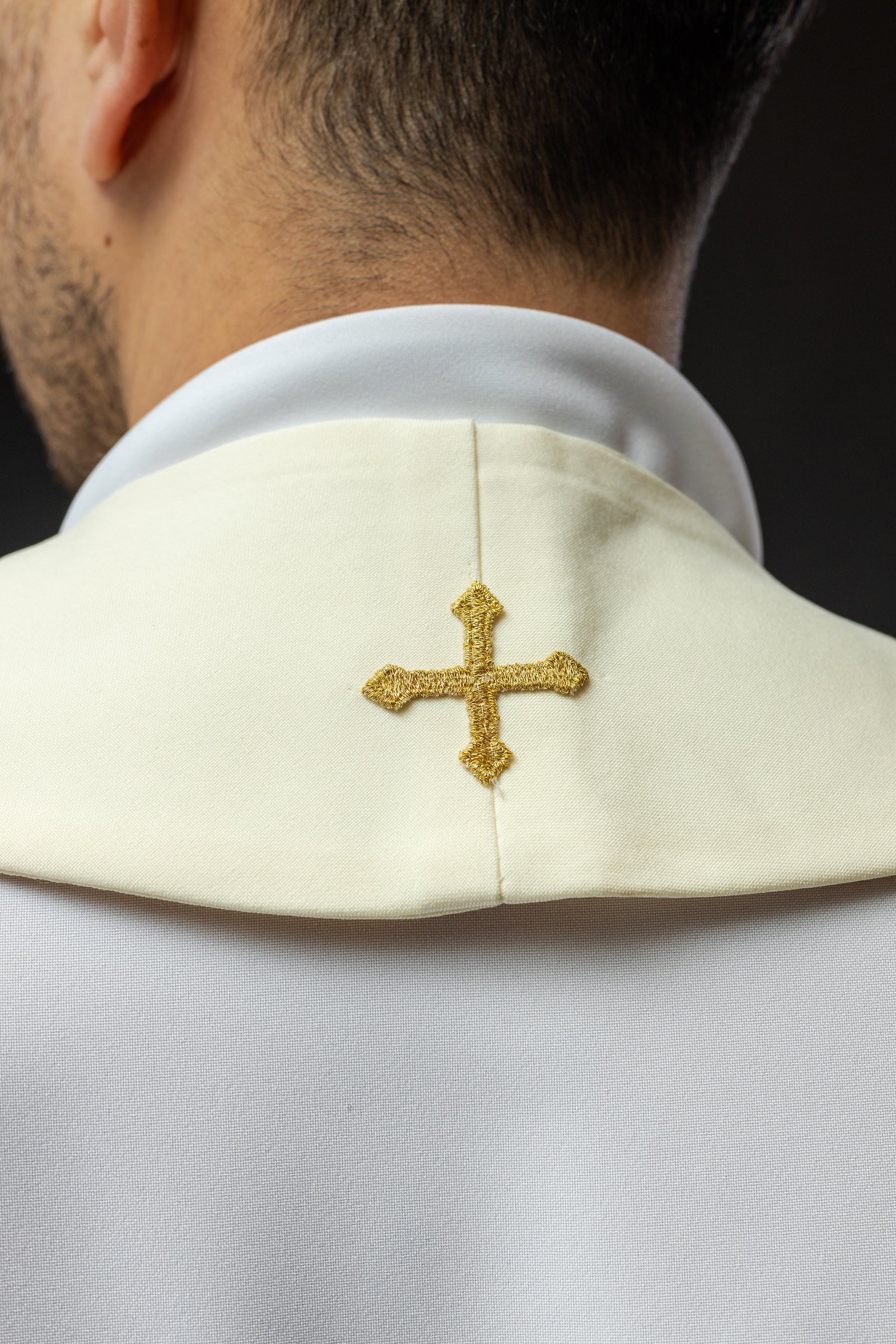 Priestly stole with embroidered Cross and Lamb in ecru - Image 4