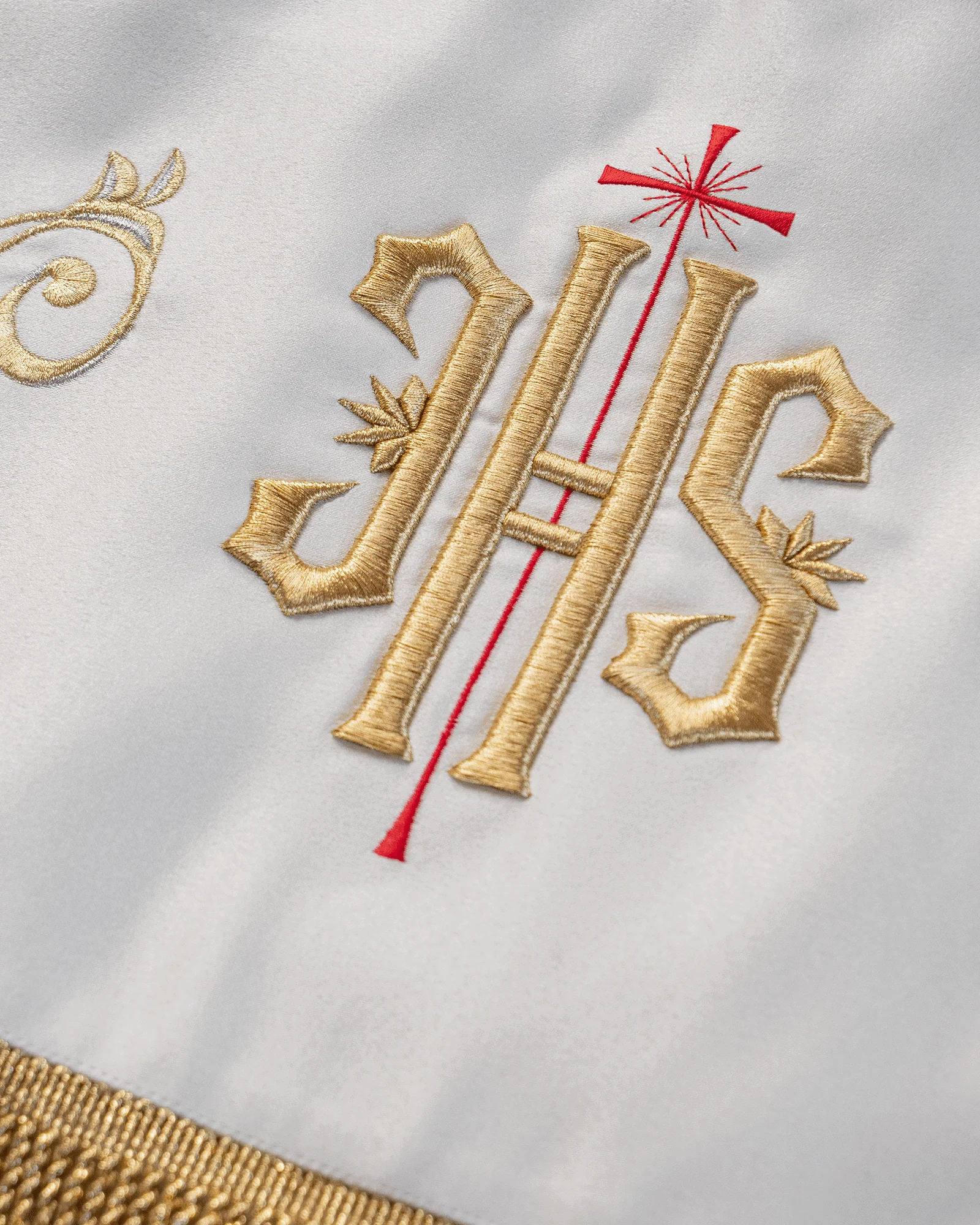 Processional canopy with modern embroidery - Image 3