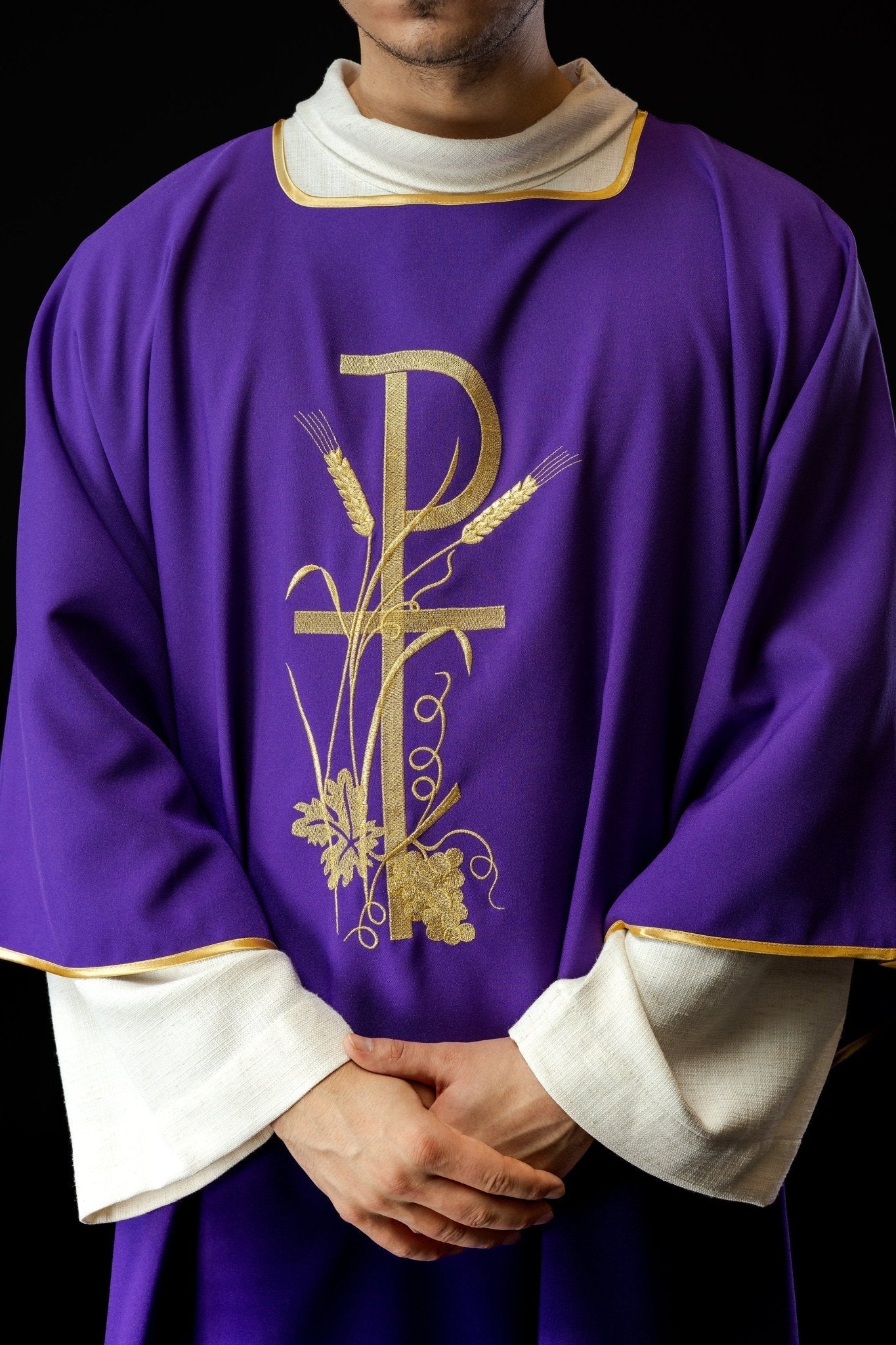 Purple dalmatica with gold Pax cross embroidery - Image 3