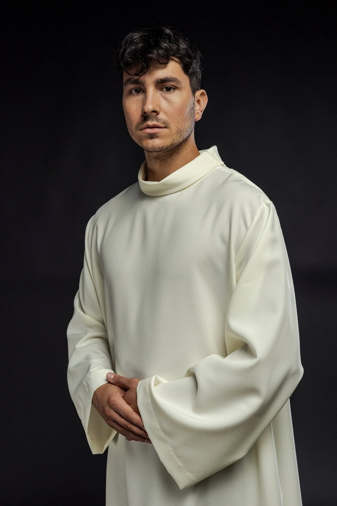 Simple plain alb cream colored - Image 3